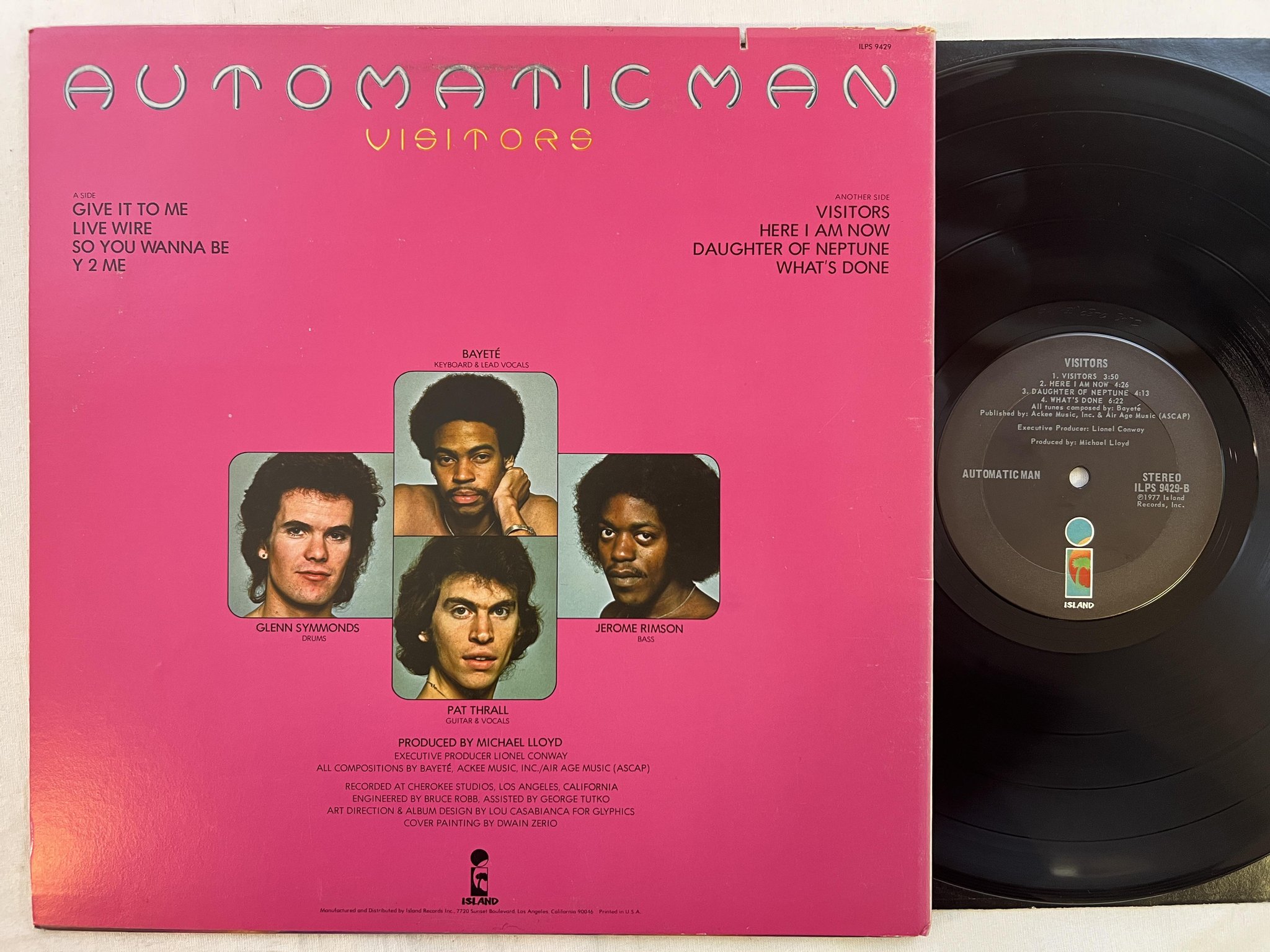 Omslagsbild för skivan AUTOMATIC MAN visitors LP -77 US ISLAND ILPS 9429