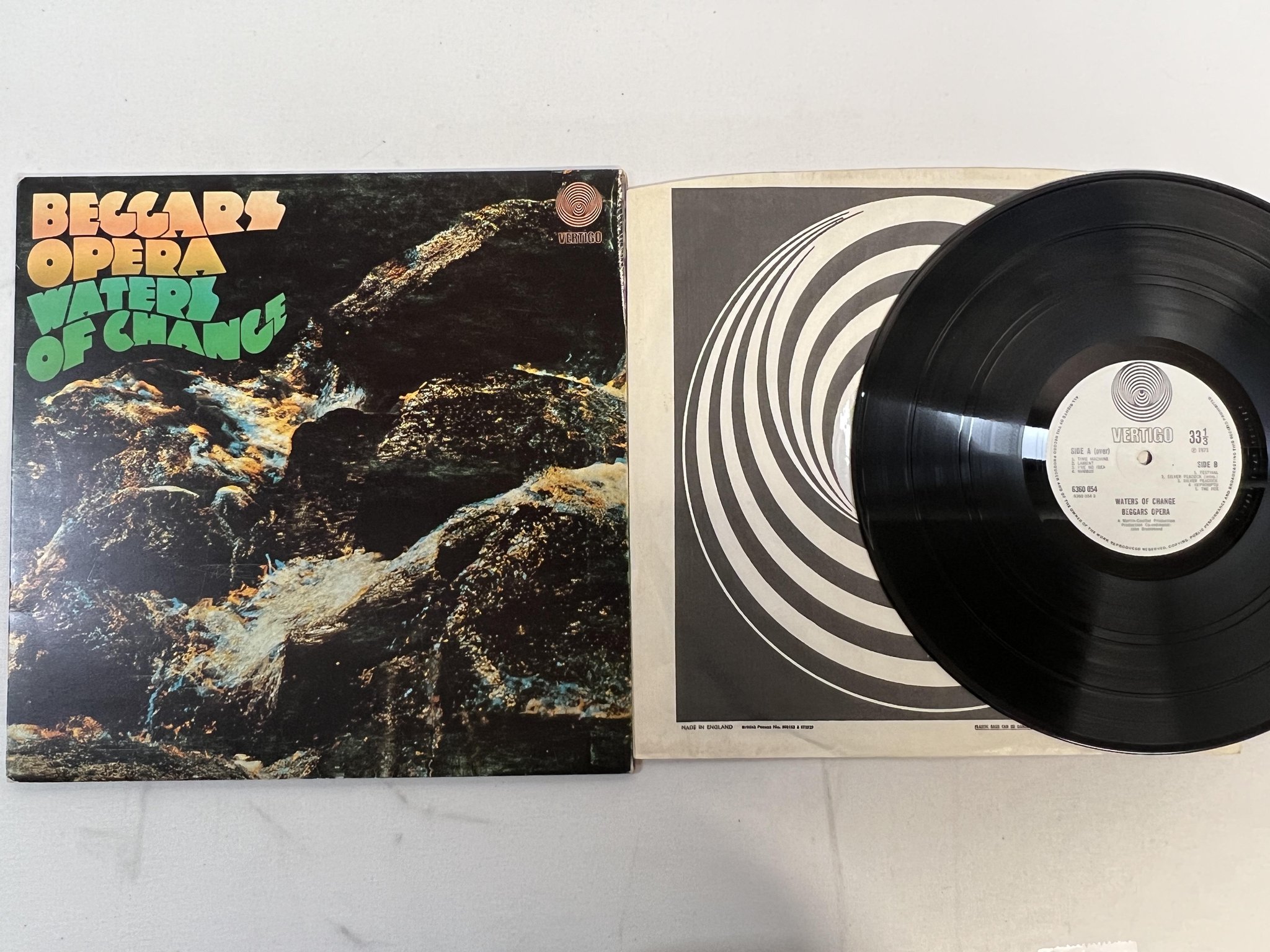 Omslagsbild för skivan BEGGARS BANQUET waters of change LP -71 UK VERTIGO 6360 054
