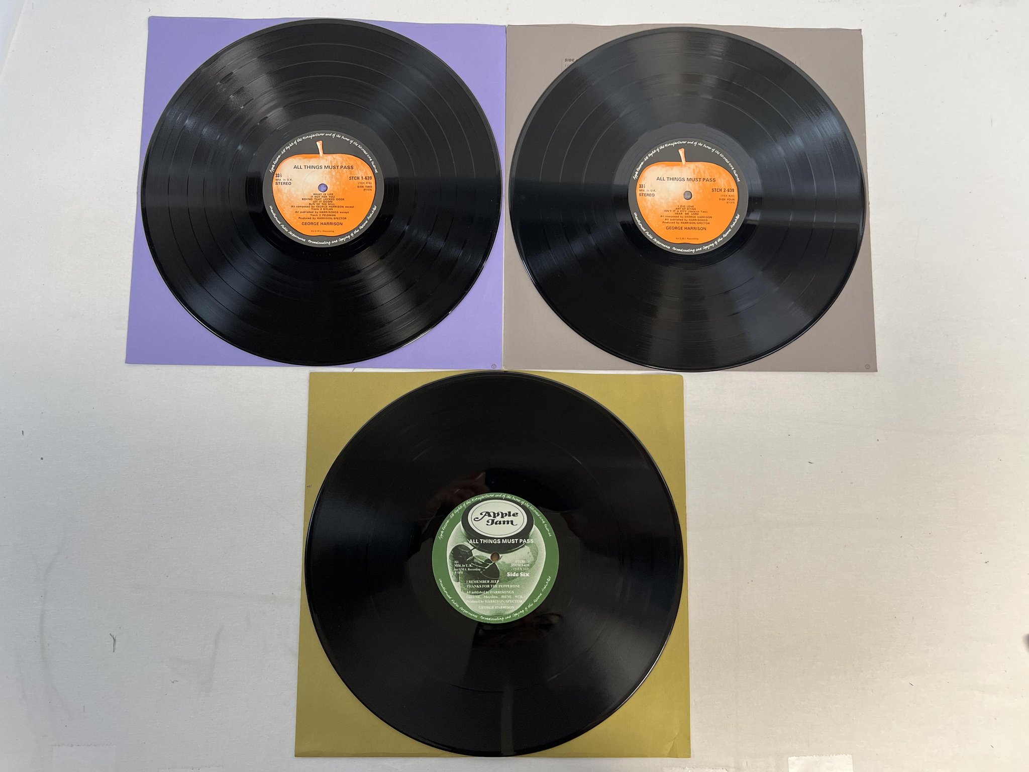 Omslagsbild för skivan GEORGE HARRISON All Things Must Pass 3xLP -70 APPLE STCH 639 + poster