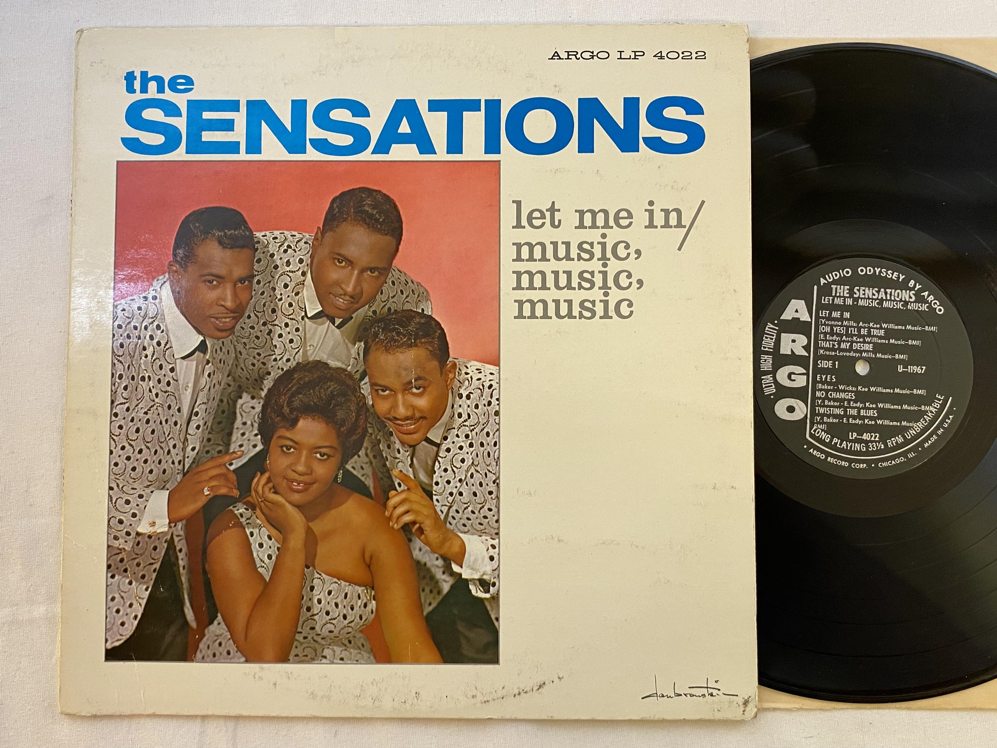 Omslagsbild för skivan THE SENSATIONS let me in / music music music LP -63 US ARGO LP-4022 r&b / soul