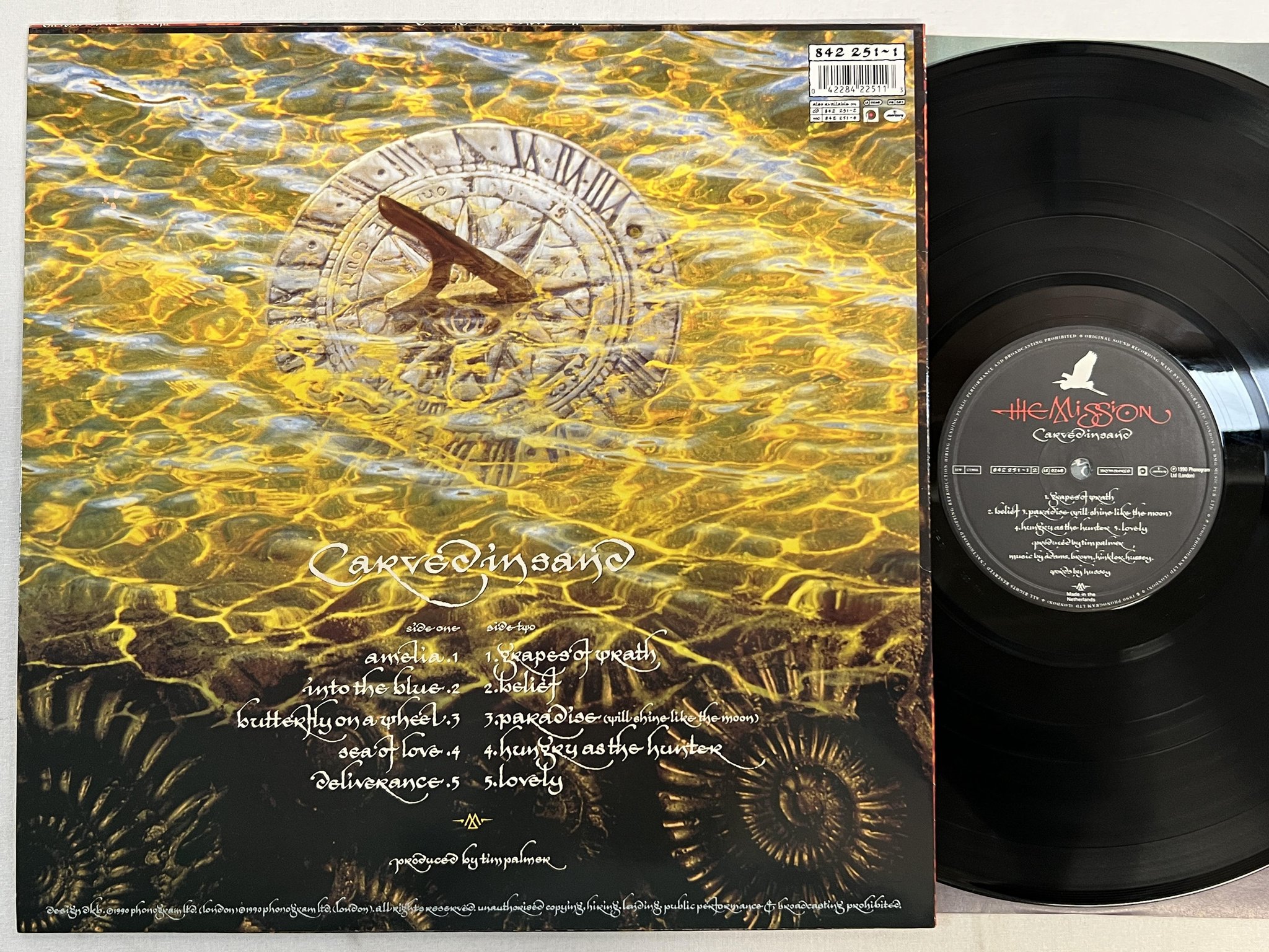 Omslagsbild för skivan THE MISSION Carved In Sand LP -90 Hol MERCURY 842251-1