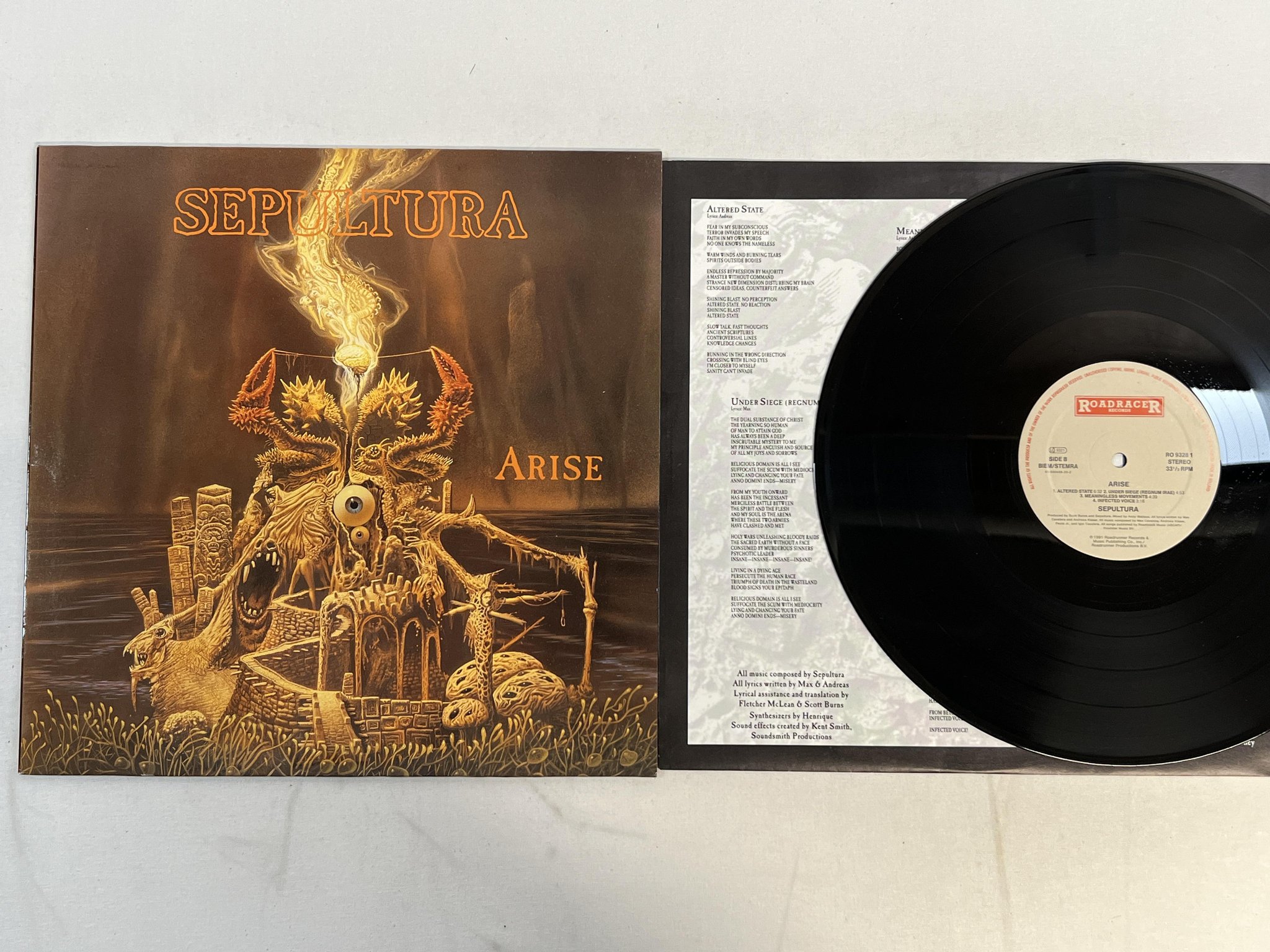 Omslagsbild för skivan SEPULTURA arise LP -91 Hol ROADRACER RO 93281 ** RARE TRASH METAL **