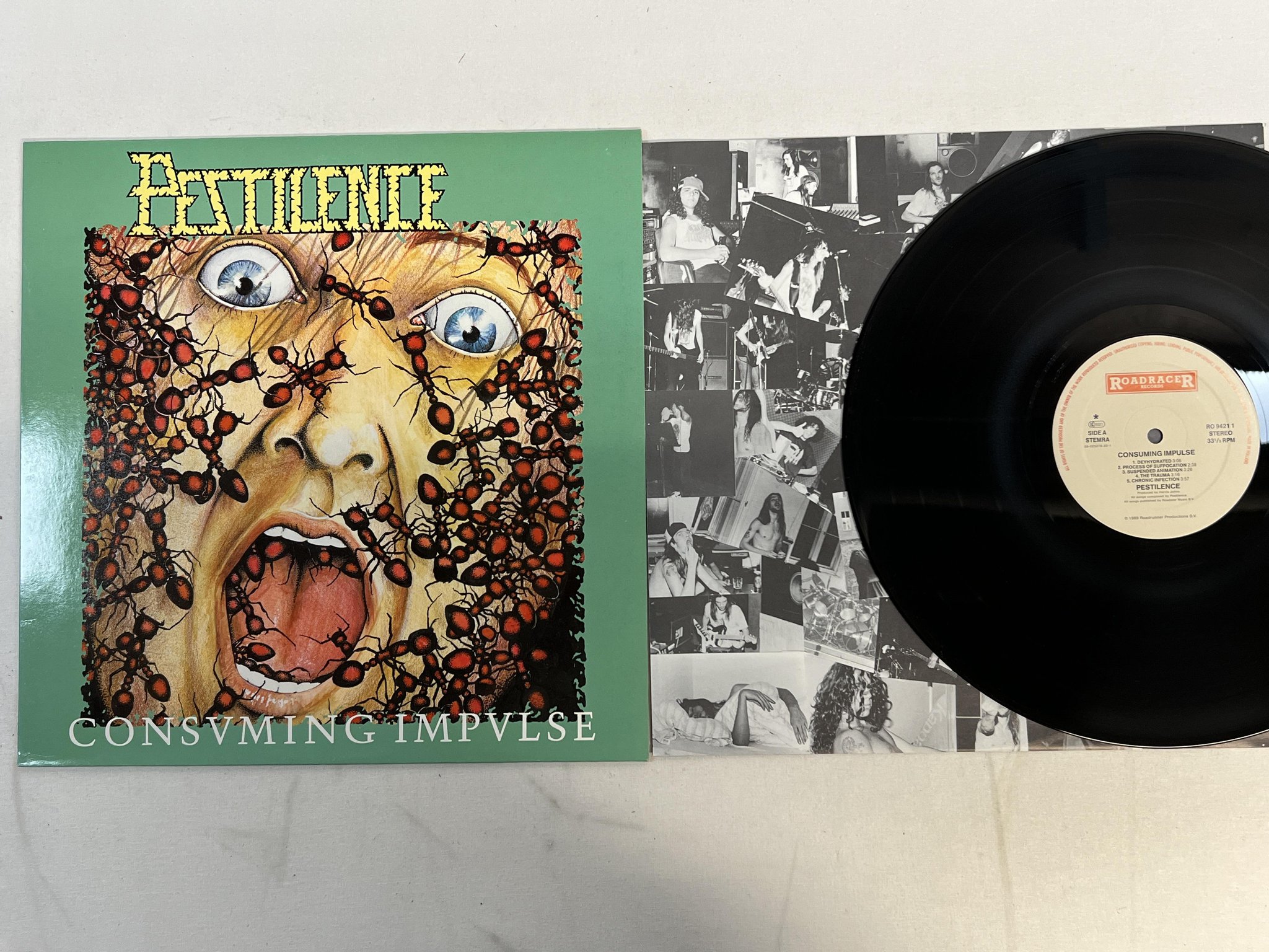 Omslagsbild för skivan PESTILENCE Consuming Impulse LP -89 roadracer RO 9421 1 ** death metal **