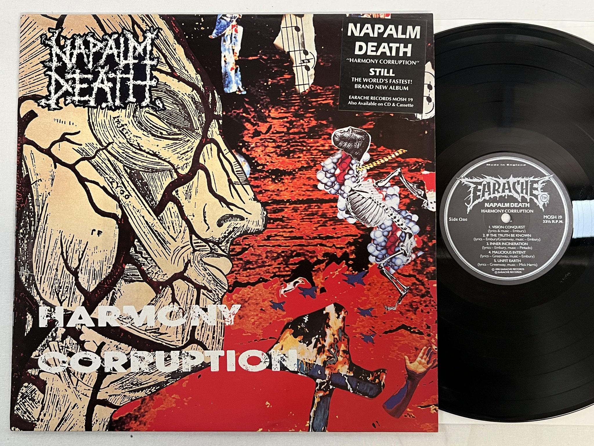 Omslagsbild för skivan NAPALM DEATH harmony corruption LP -90 UK EARACHE MOSH 19 ** grindcore **