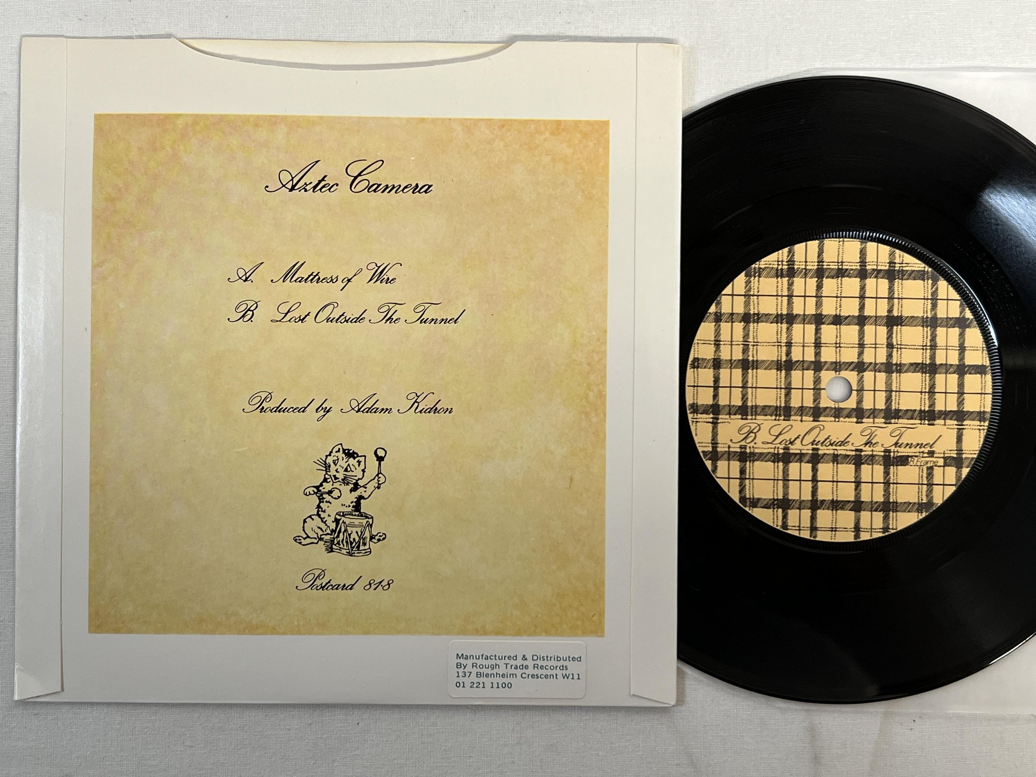 Omslagsbild för skivan AZTEK CAMERA Mattress Of Wire 7"single -81 UK Postcard 81-8 ** new wave **