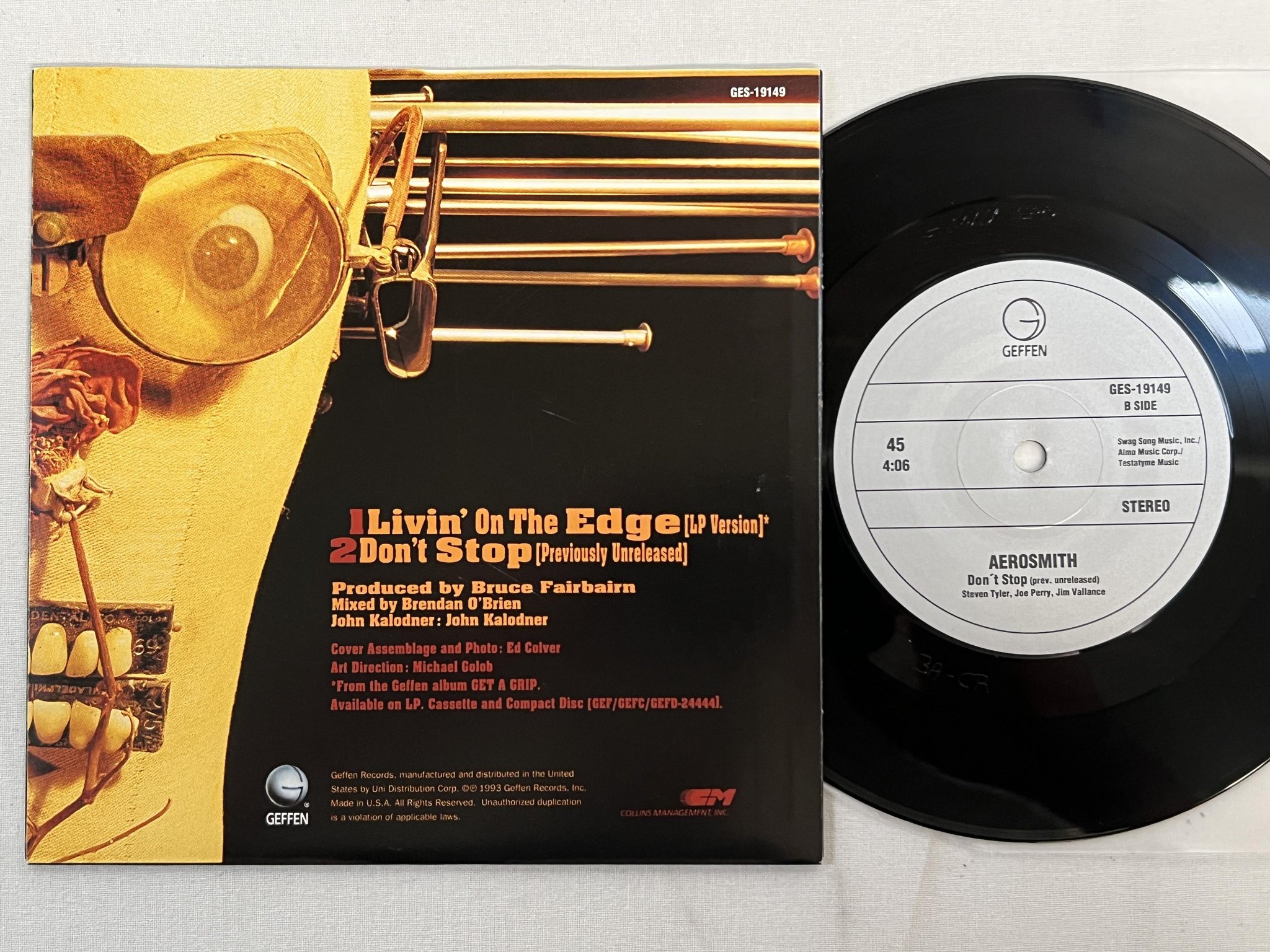 Omslagsbild för skivan AEROSMITH living on the edge 7"single -93 GEFFEN GES 19149