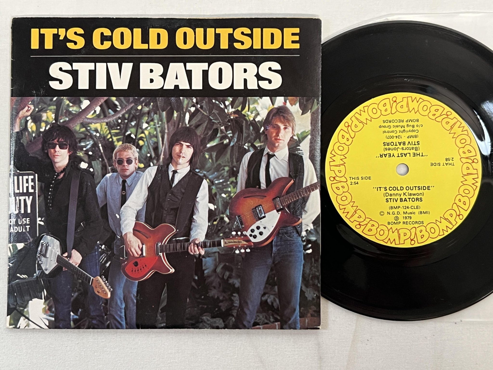 Omslagsbild för skivan STIV BATORS It's Cold Outside 7"single -79 US BOMP! BMP 124
