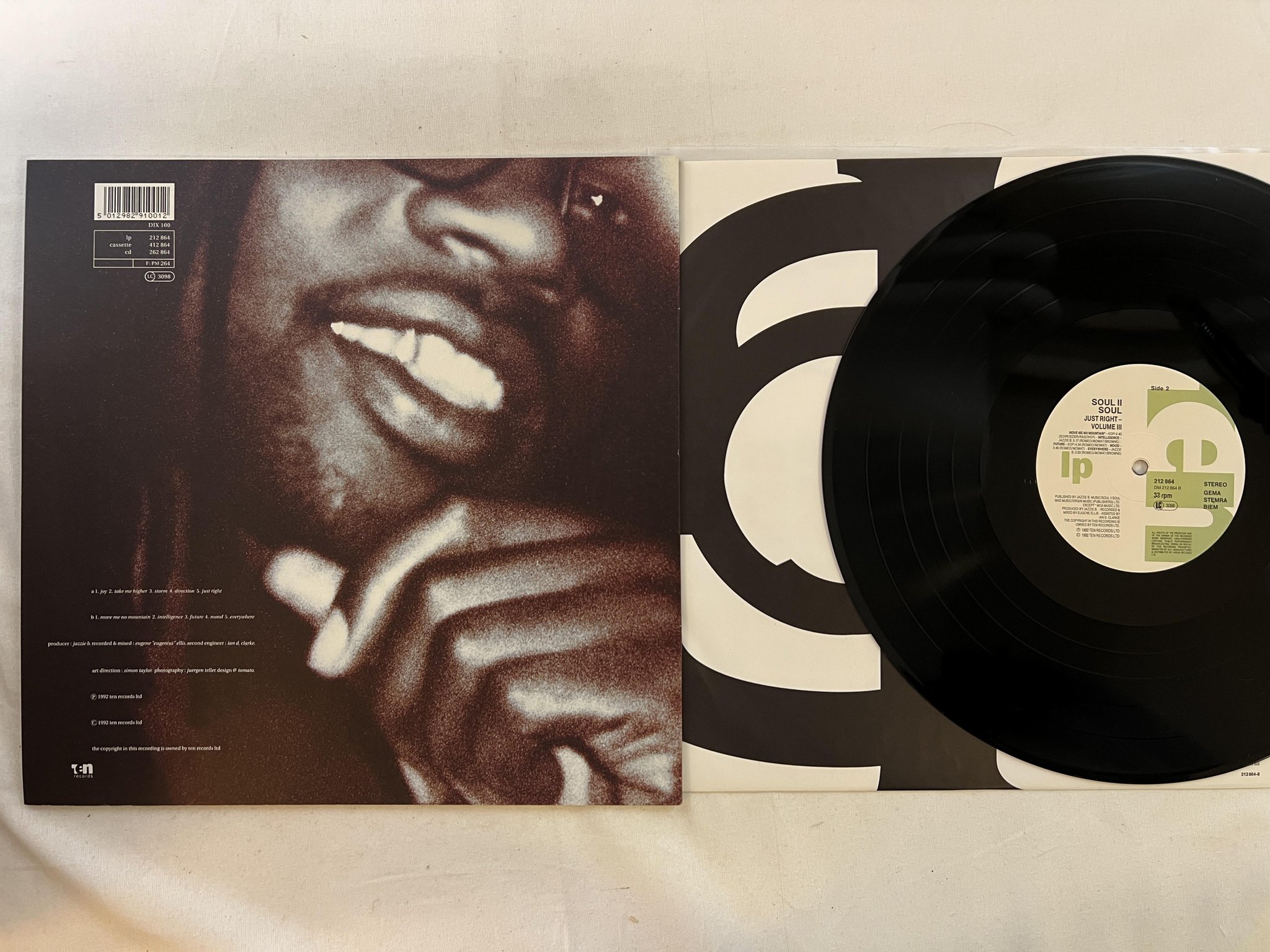 Omslagsbild för skivan SOUL II SOUL Volume III Just Right LP -92 UK 10 RECORDS DIX-100