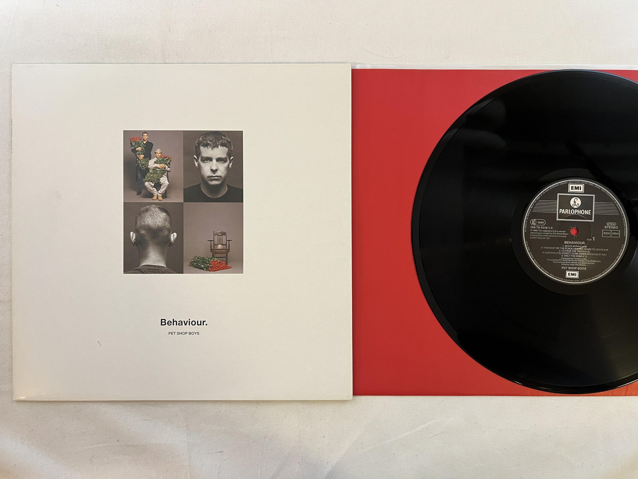 Omslagsbild för skivan PET SHOP BOYS behaviour LP -90 EMI/PARLOPHONE 068-7943101