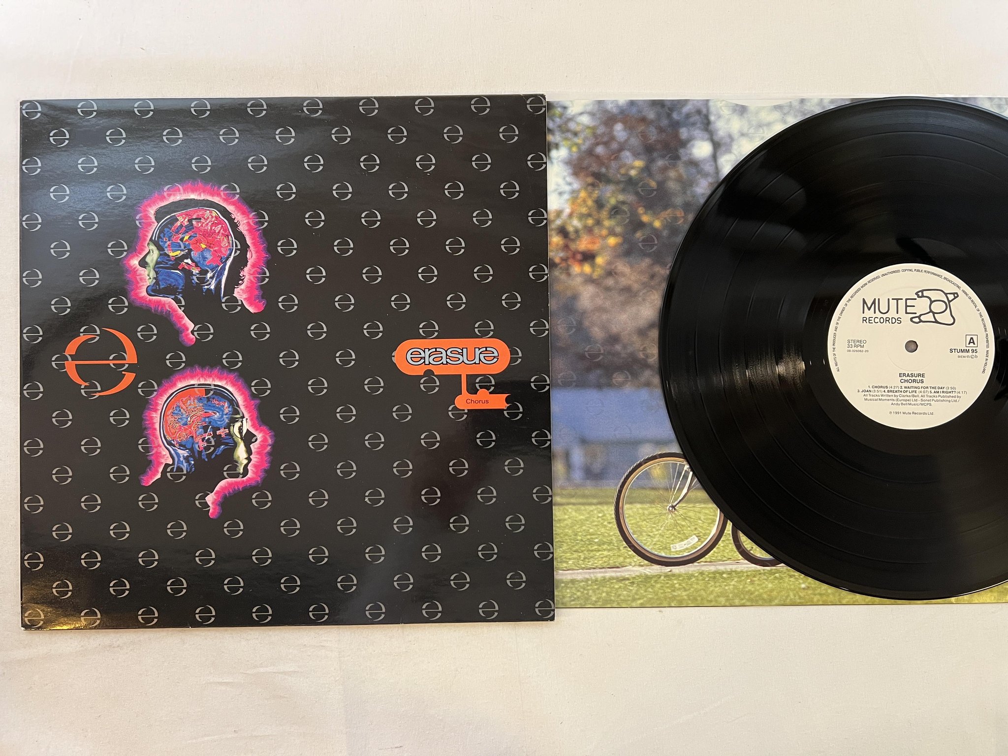 Omslagsbild för skivan ERASURE chorus LP -91 ncb MUTE STUMM 95