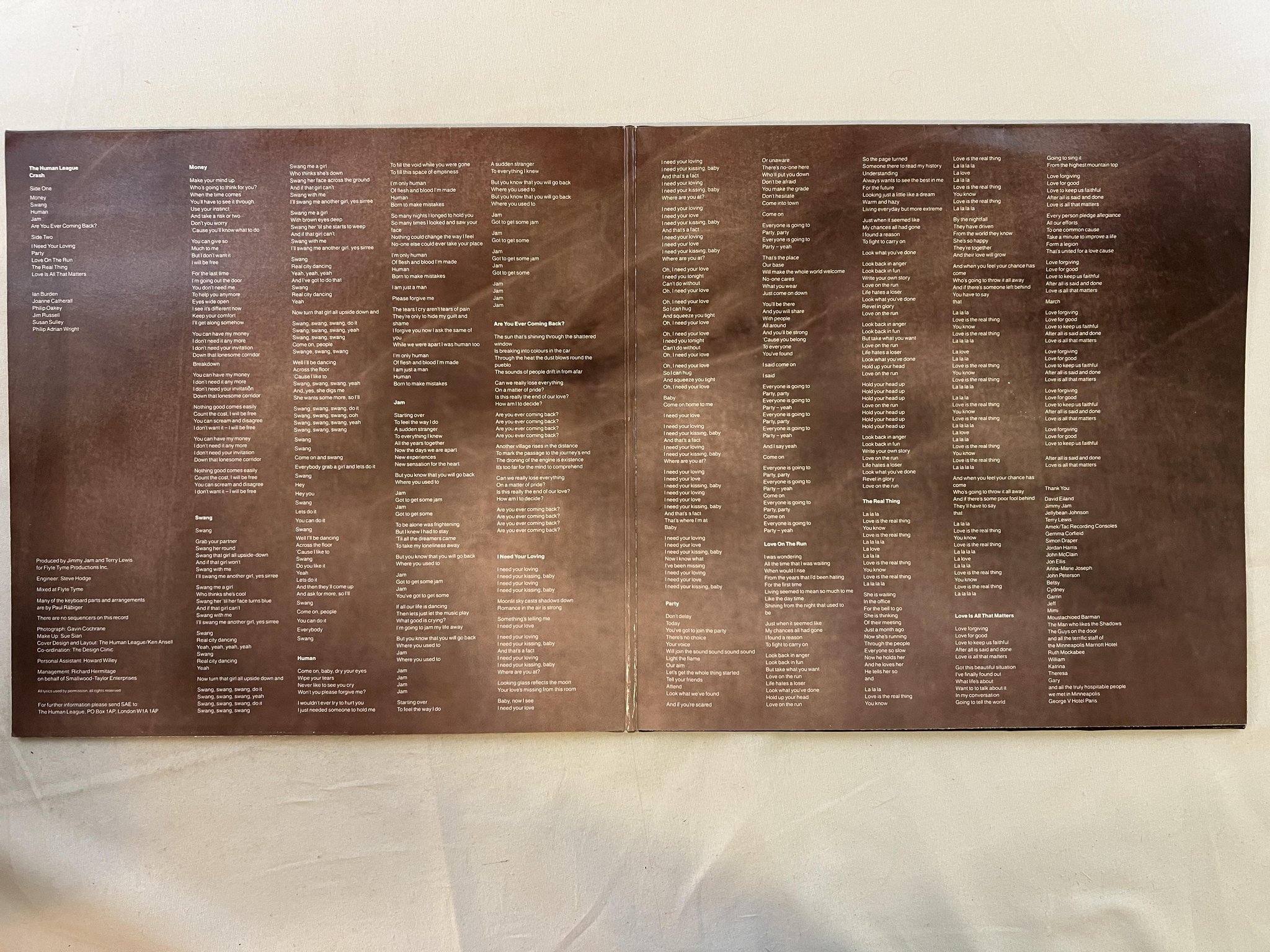 Omslagsbild för skivan THE HUMAN LEAGUE crash LP -86 VIRGIN 207 589