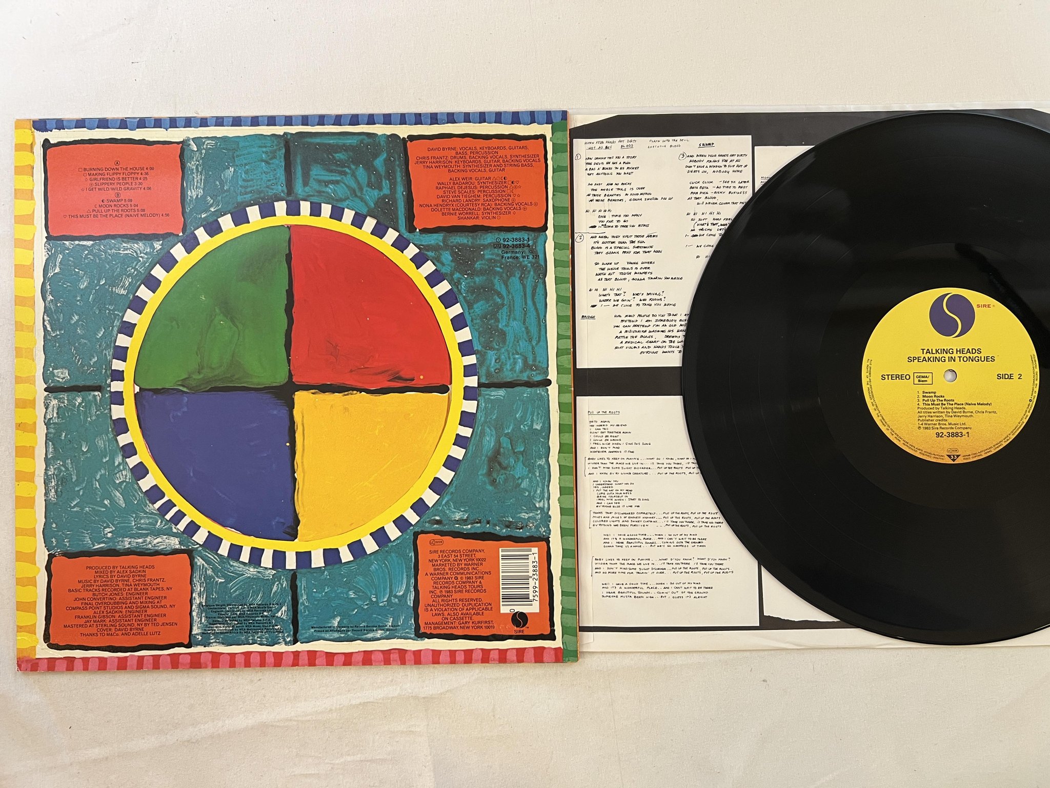 Omslagsbild för skivan TALKING HEADS speaking in tongues LP -83 Ger SIRE 92-3883-1