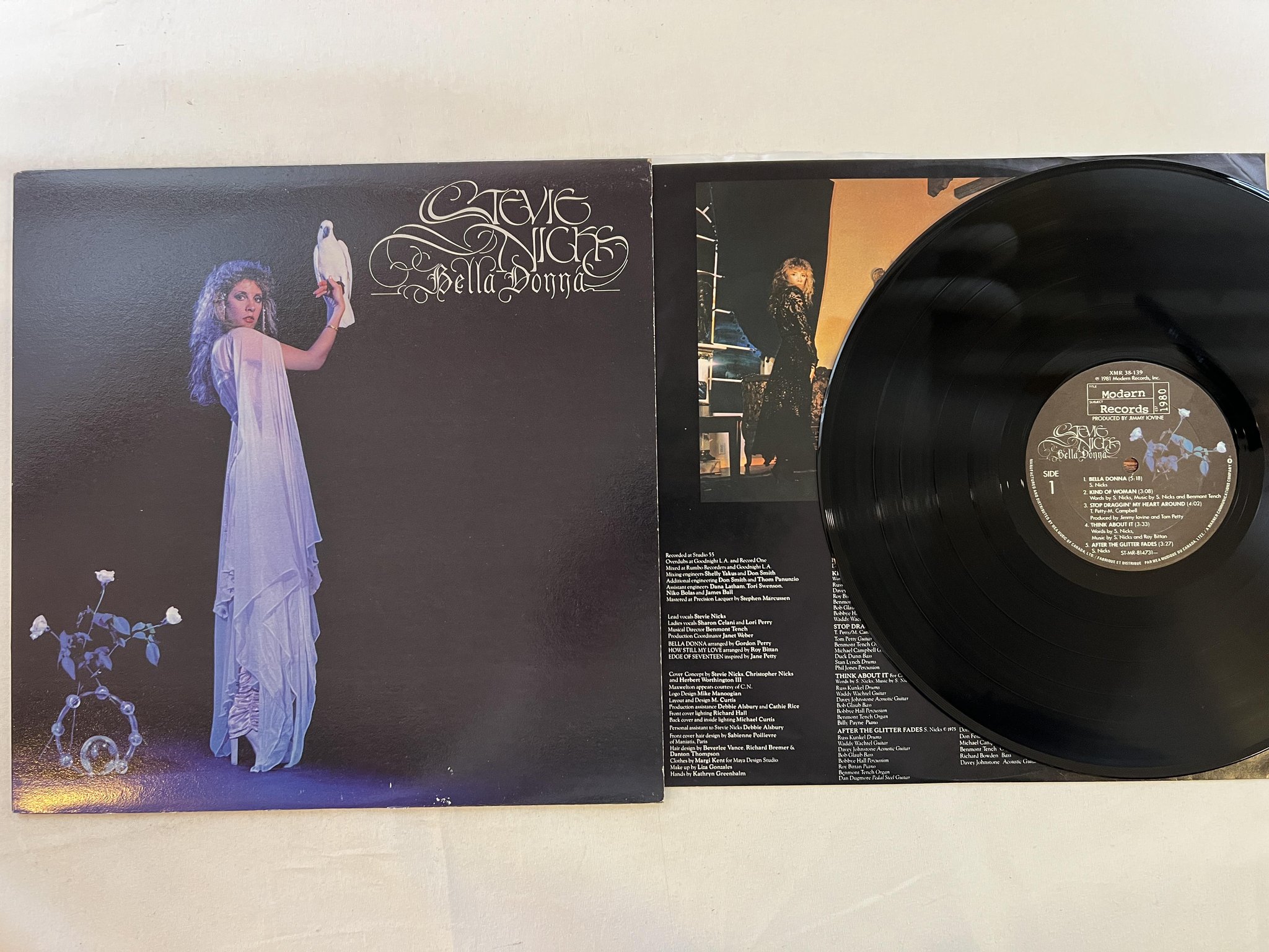 Omslagsbild för skivan STEVIE NICKS bella donna LP -81 Can MODERN RECORDS ST-MR-814732