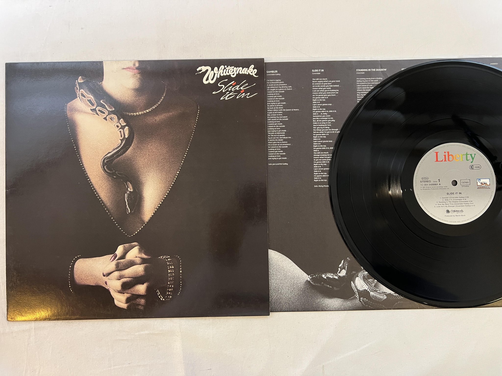 Omslagsbild för skivan WHITESNAKE slide it in LP -84 Ger LIBERTY 1C 064 2400001