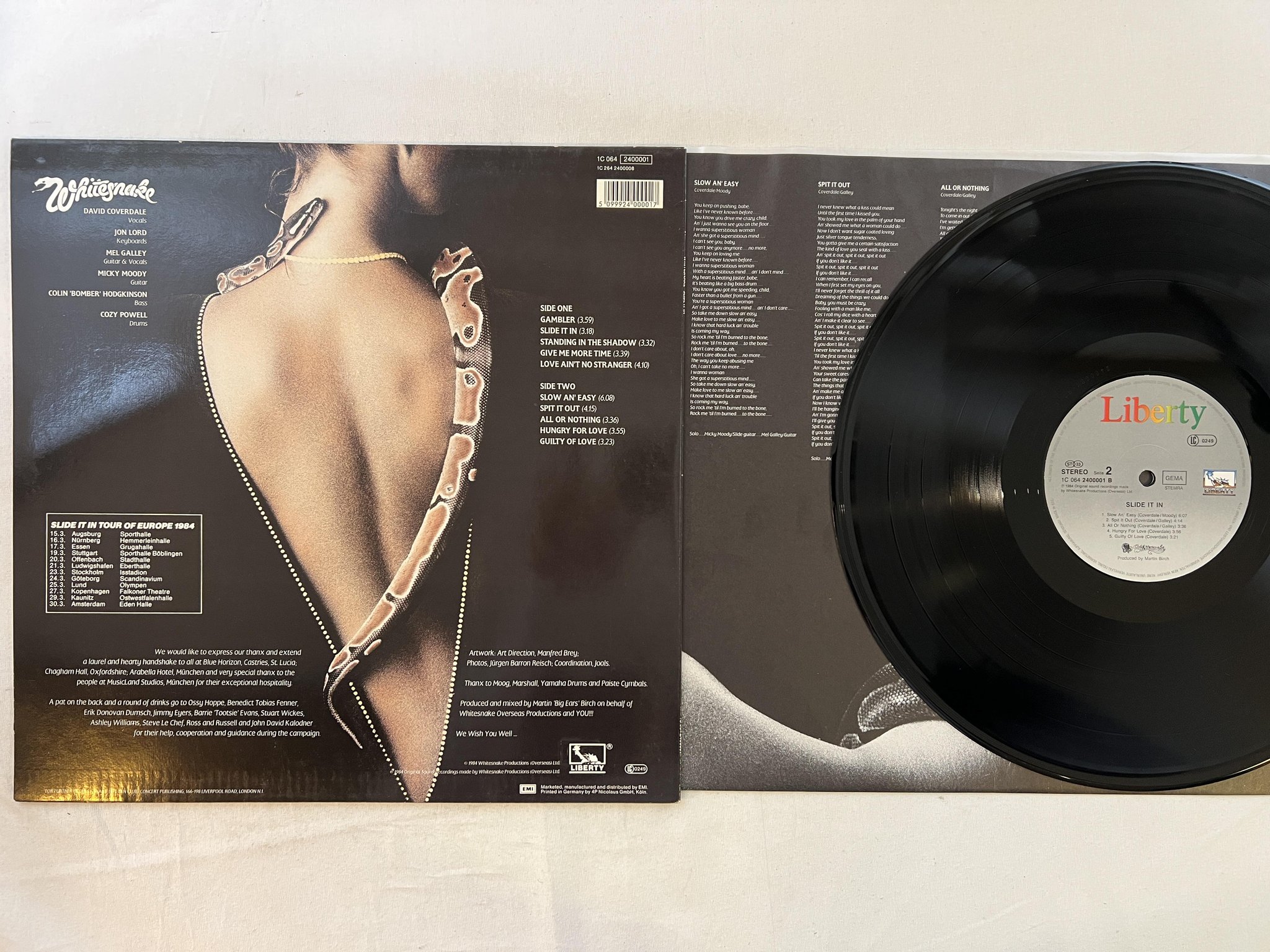 Omslagsbild för skivan WHITESNAKE slide it in LP -84 Ger LIBERTY 1C 064 2400001