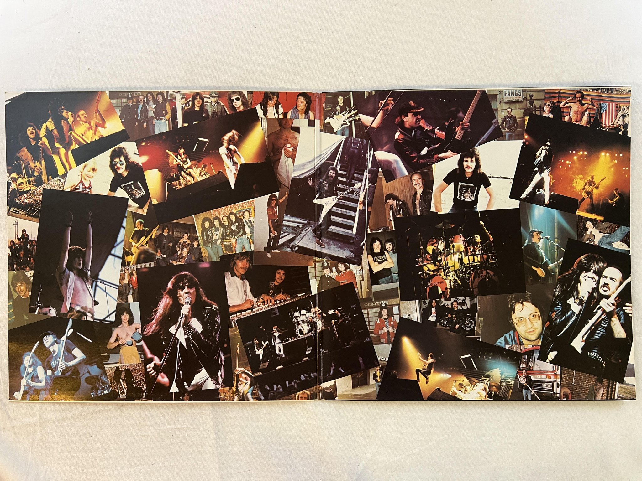 Omslagsbild för skivan SAXON strong arm of the law LP -80 ncb CARRERE CARS 67621