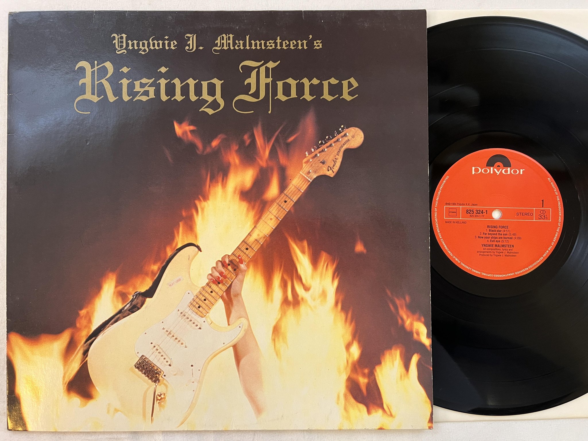 Omslagsbild för skivan YNGWIE MALMSTEEN rising force LP -84 Hol POLYDOR 825 324-1