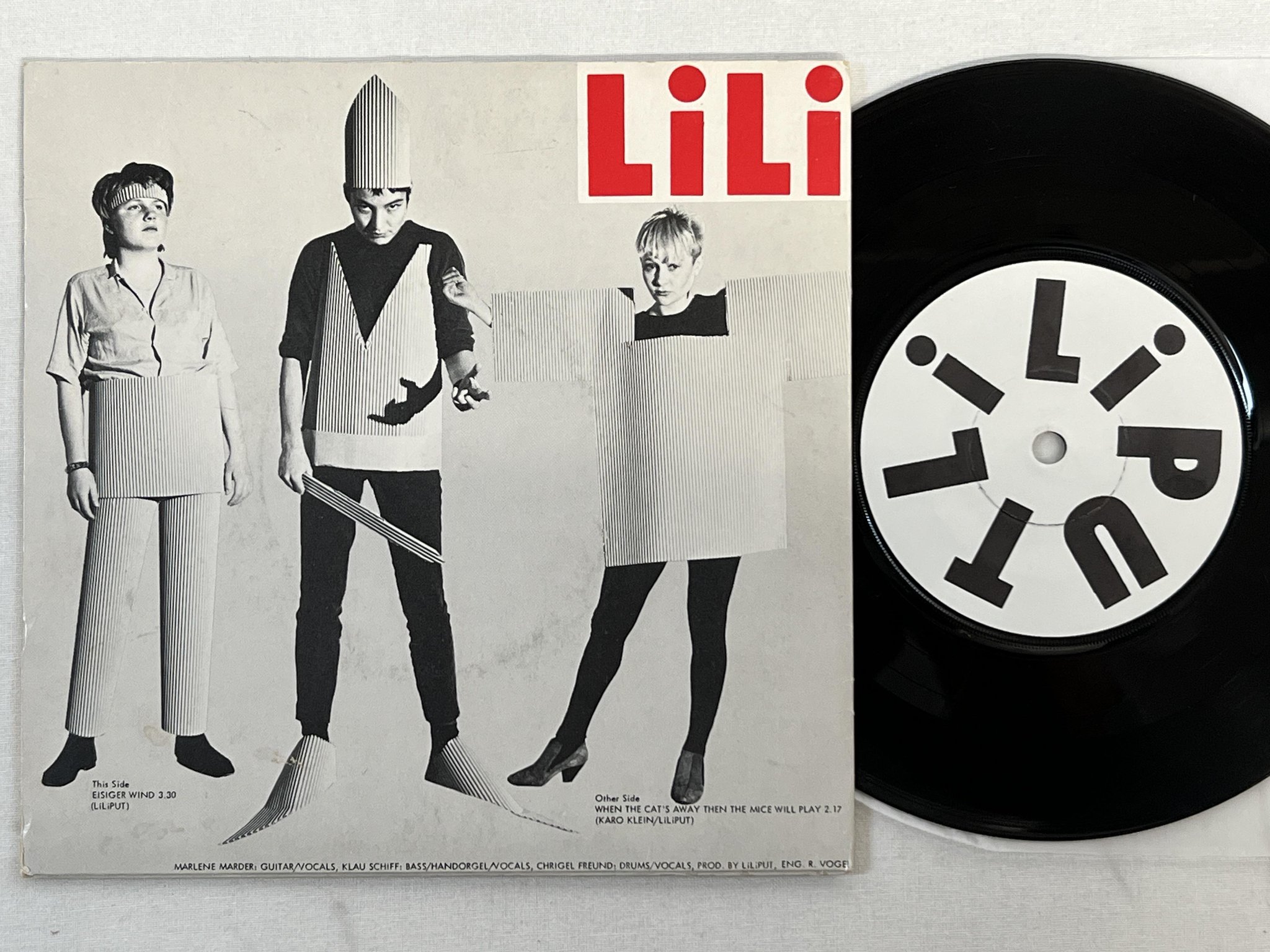 Omslagsbild för skivan LILIPUT Eisiger Wind 7"single -81 UK ROUGH TRADE RT 062 ** punk **