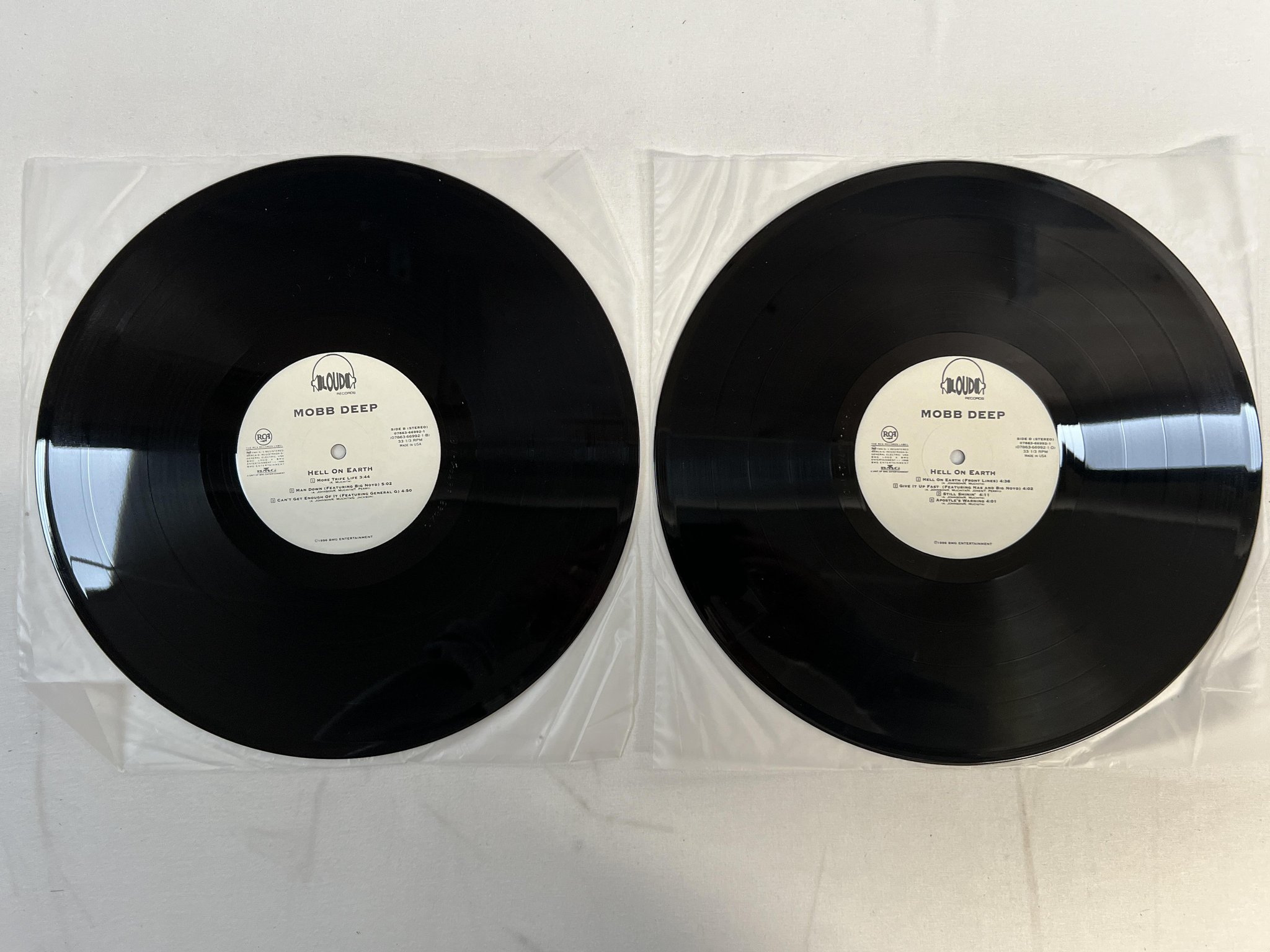 Omslagsbild för skivan MOBB DEEP hell on earth 2xLP -96 US LOUD 07863-66992-1 ** BOOM BAP **