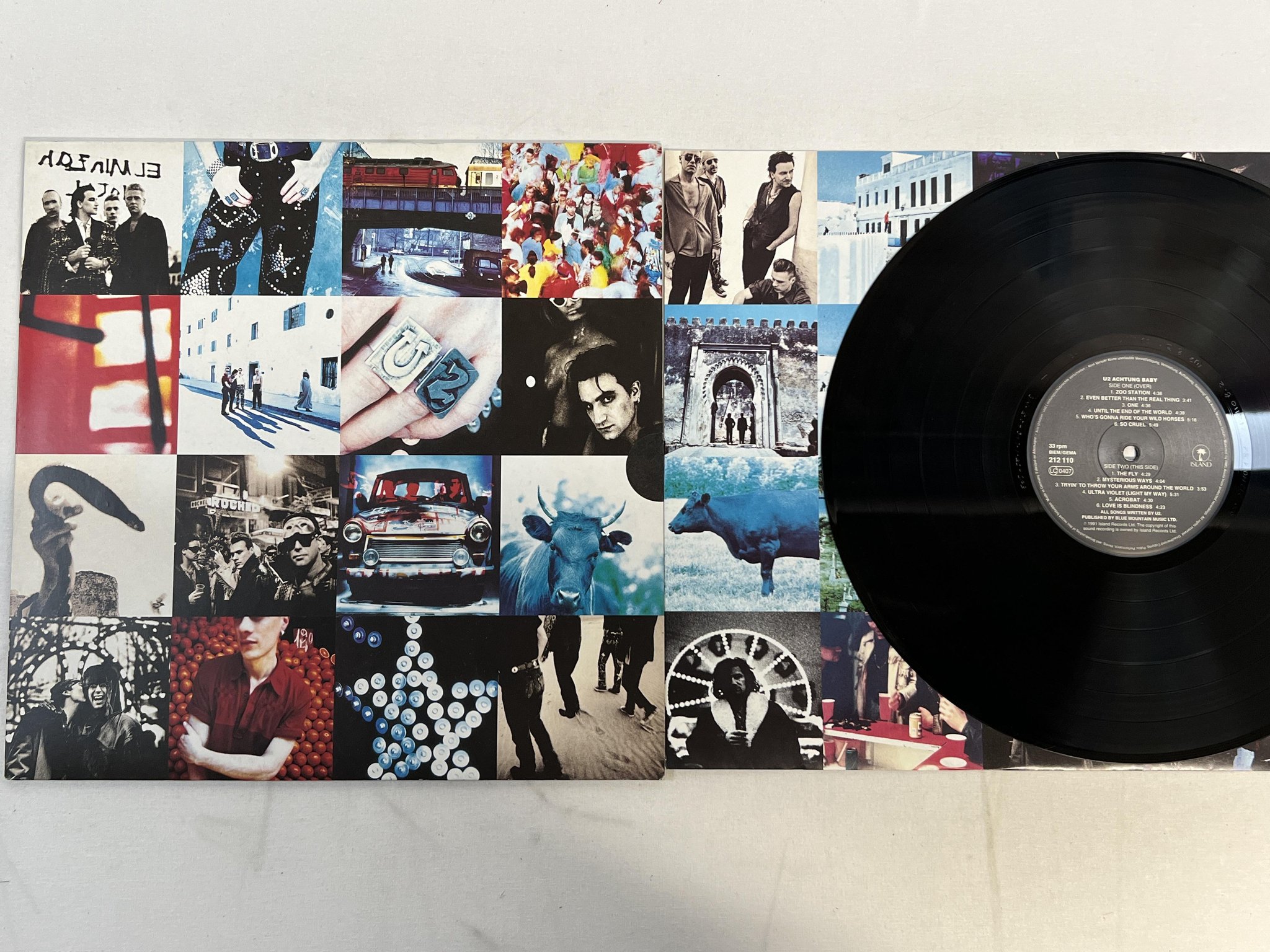 Omslagsbild för skivan U2 achtung baby LP -91 ISLAND 212 110 ** love is blindness **