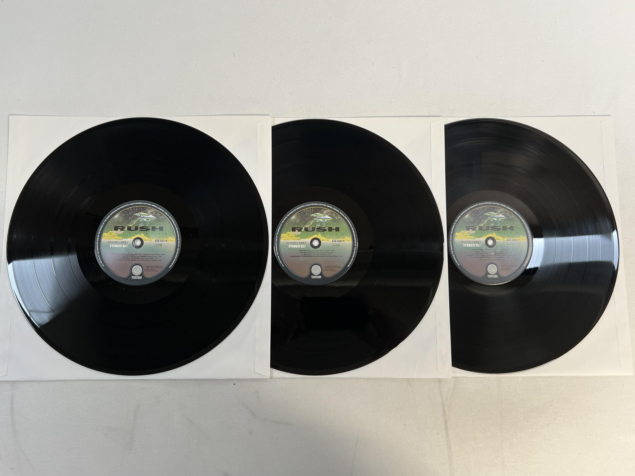 Omslagsbild för skivan RUSH chronicles 3xLP -90 VERTIGO 846 930-1 *** RARE ***