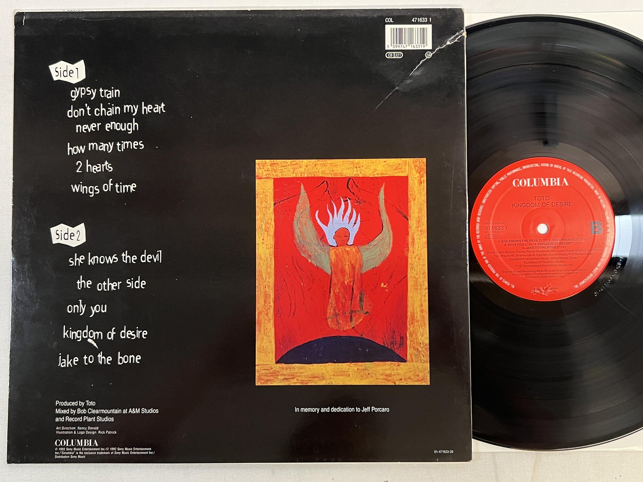 Omslagsbild för skivan TOTO kingdom of desire LP -92 COLUMBIA 4716331 *** rare ***