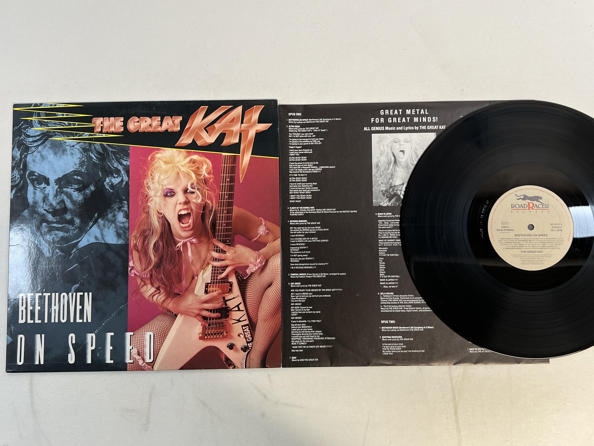 Omslagsbild för skivan THE GREAT KAT Beethoven on speed LP -90 Hol ROADRACER RO 93731
