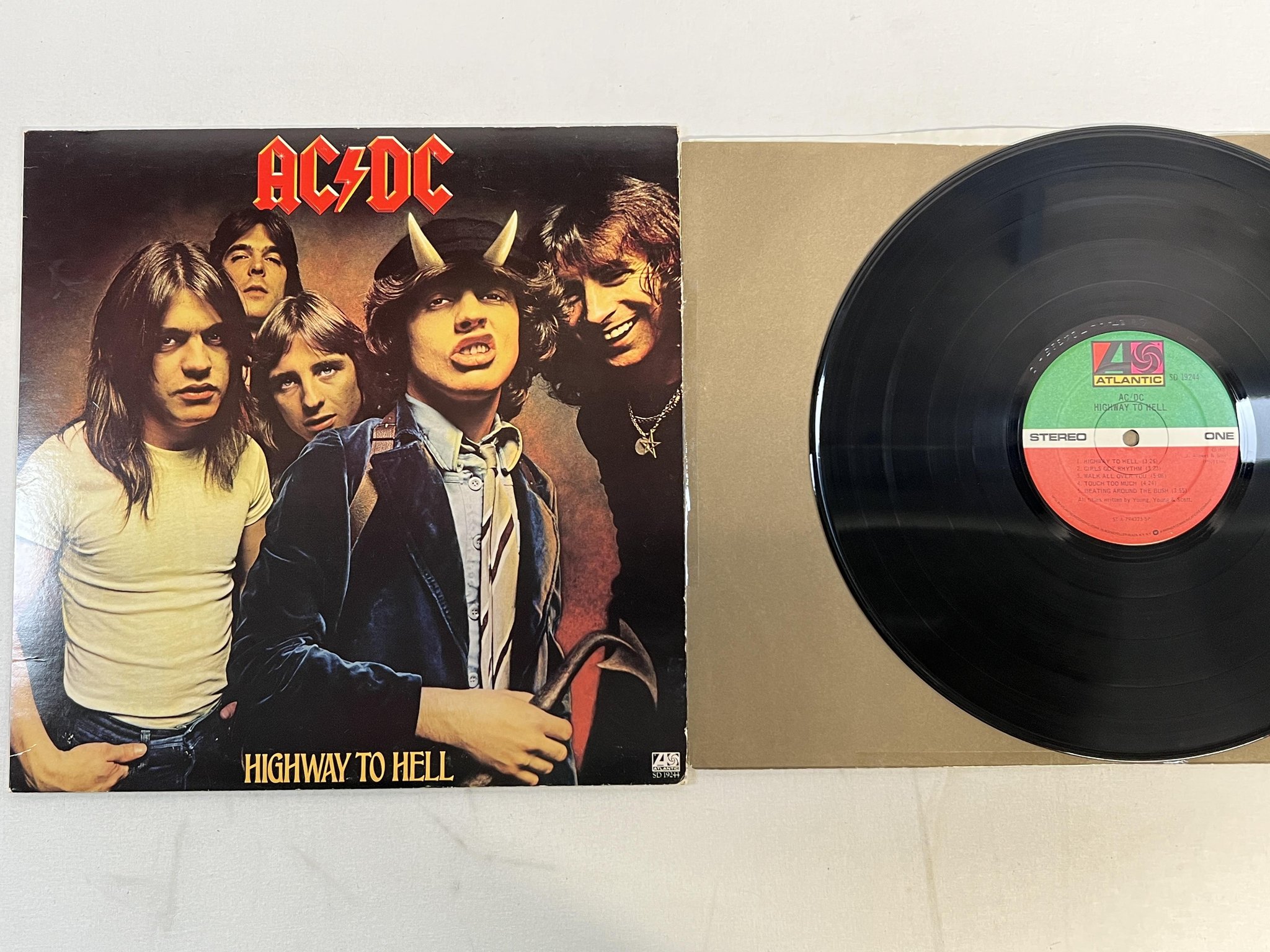 Omslagsbild för skivan AC/DC highway to hell LP -79 US ATLANTIC SD 19244