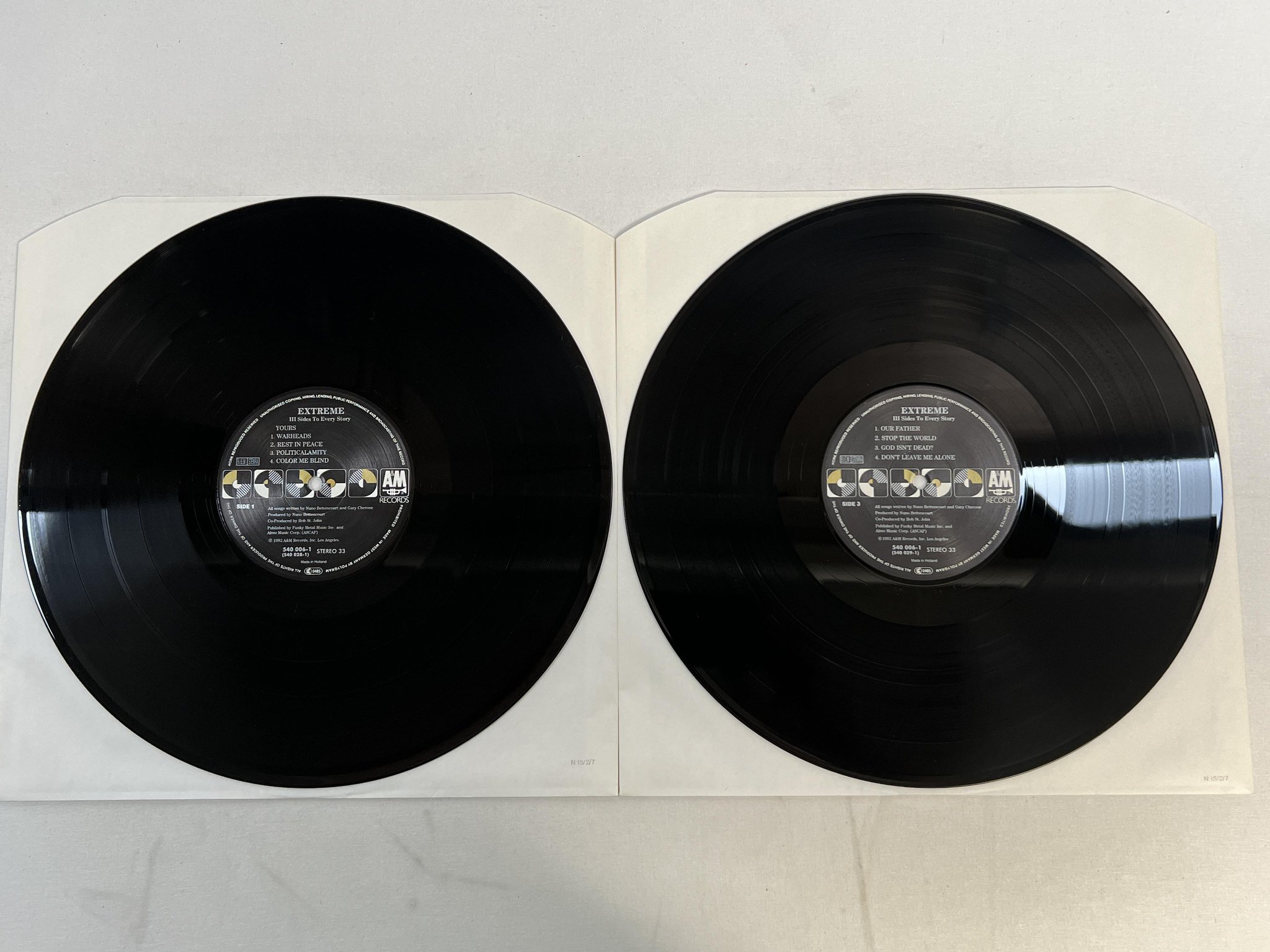 Omslagsbild för skivan EXTREME III Sides To Every Story 2xLP -92 A&M 540 006-1