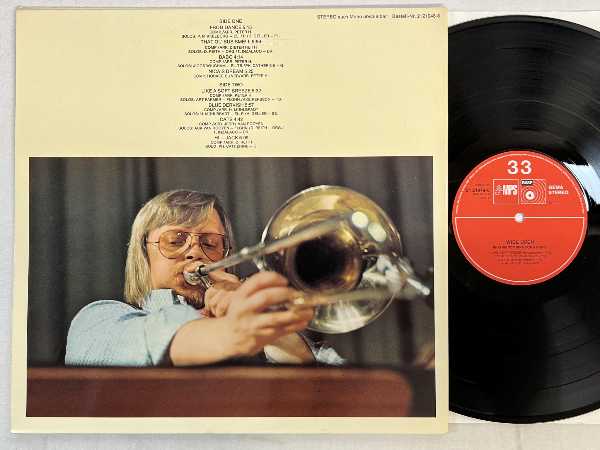 Omslagsbild för skivan RHYTHM COMBINATION & BRASS wide open LP -73 MPS 2121948-8