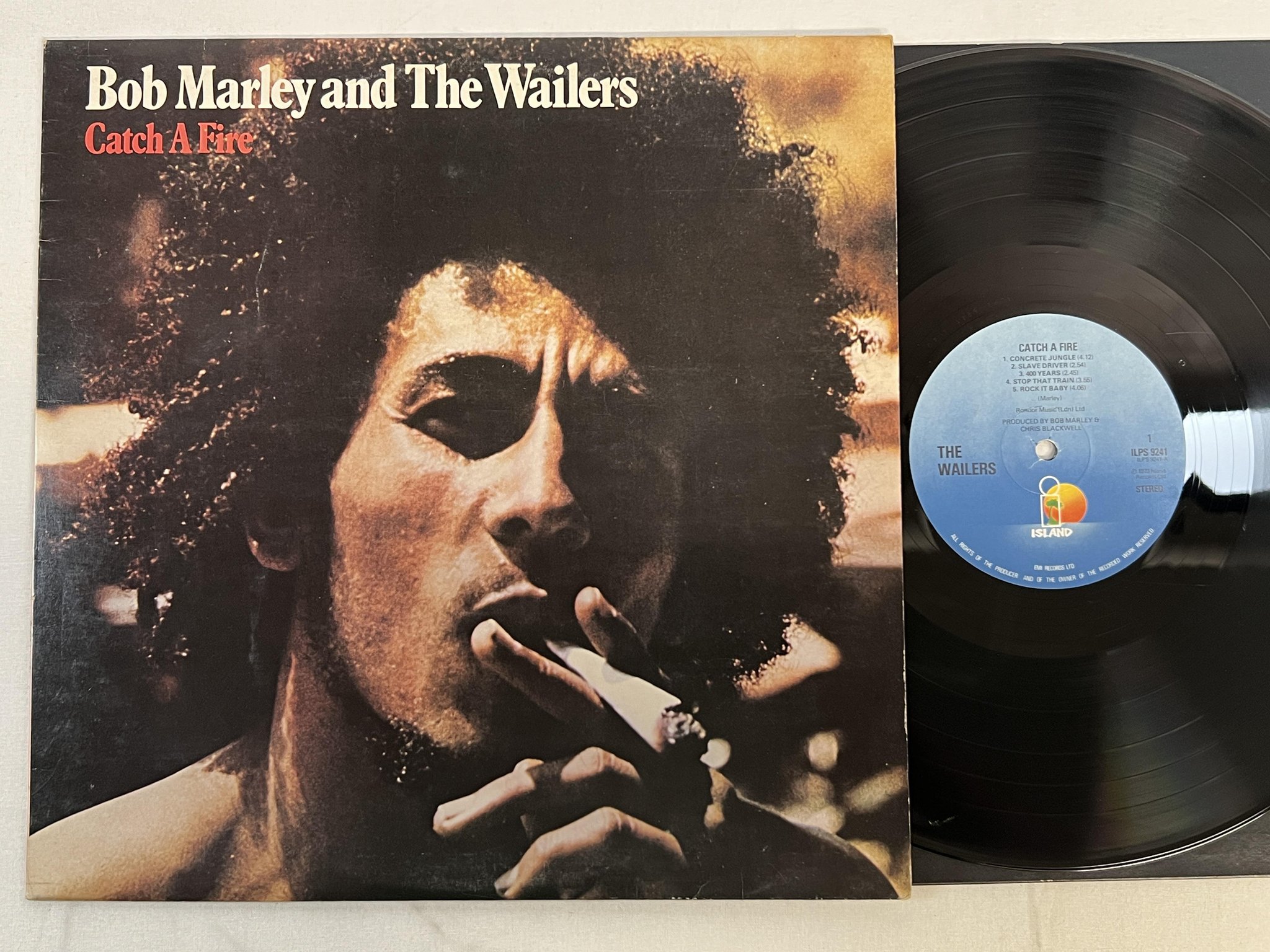 Omslagsbild för skivan THE WAILERS catch a fire LP UK ISLAND ILPS 9241