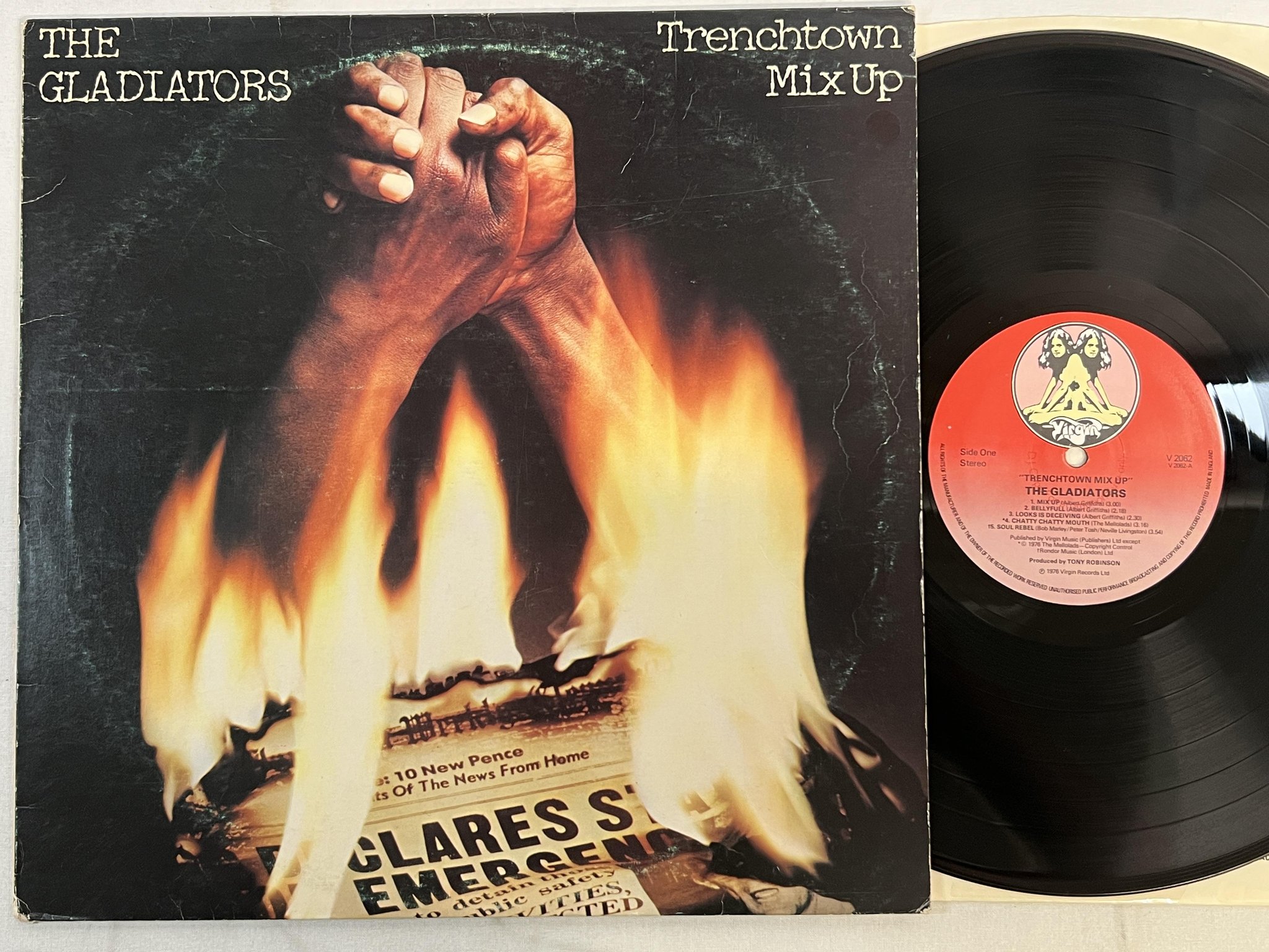 Omslagsbild för skivan THE GLADIATORS trenchtown mix up LP -76 UK VIRGIN V2062 ** rare classic **