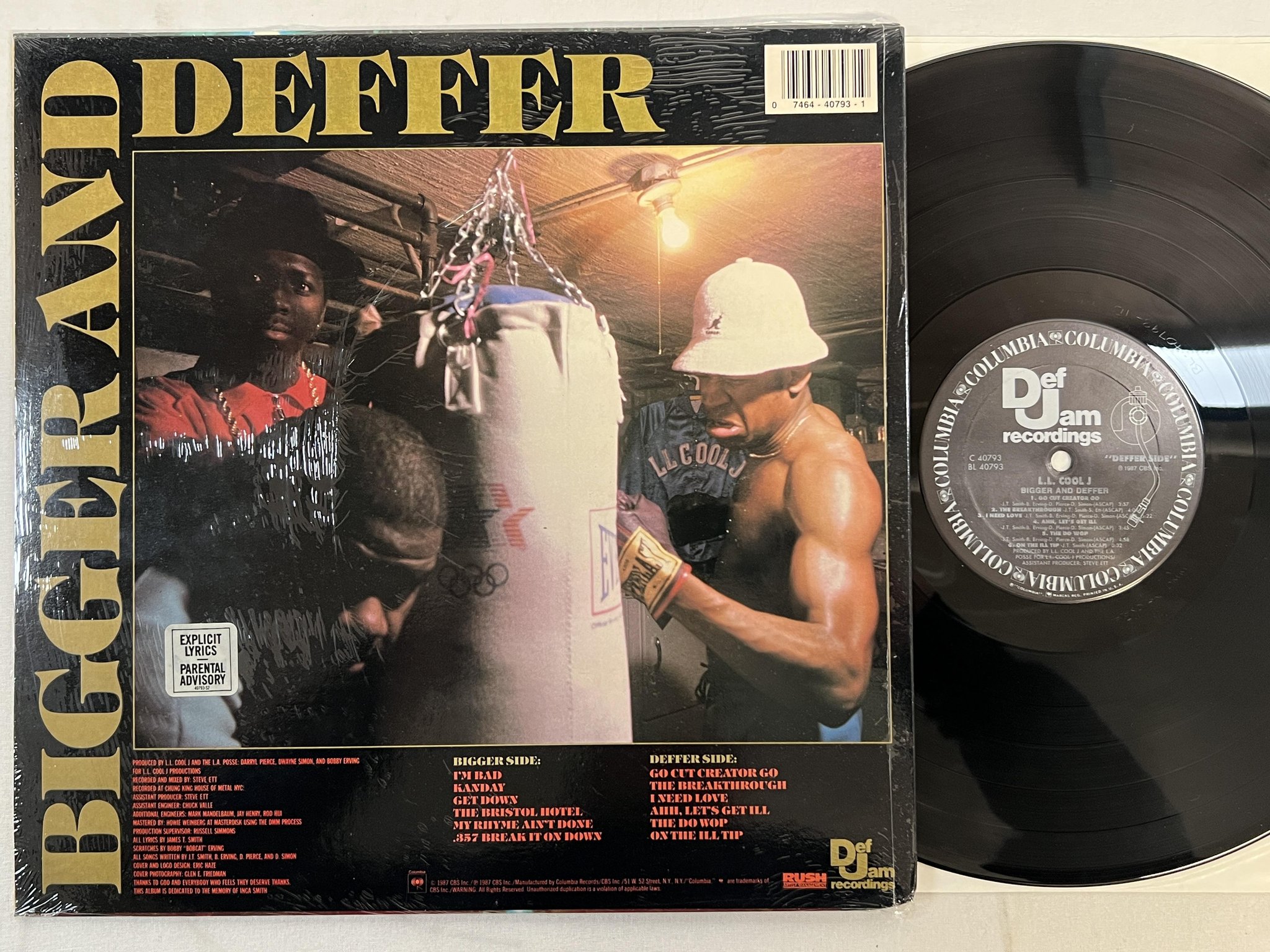 Omslagsbild för skivan LL COOL J bigger and deffer LP -87 US DEF JAM C 40793 ** hype sticker **
