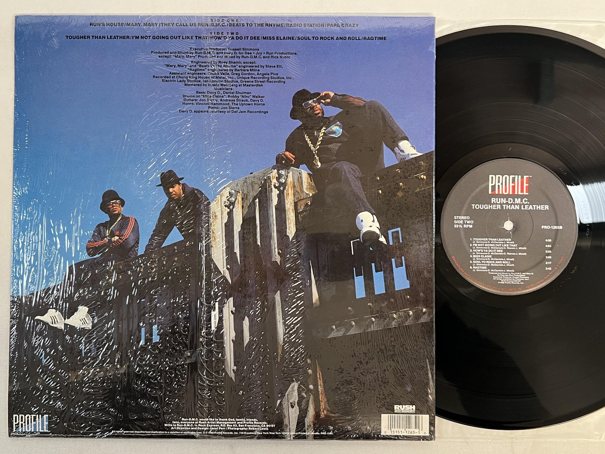 Omslagsbild för skivan RUN DMC tougher than leather LP -88 US PROFILE PRO 1265 **hype sticker **