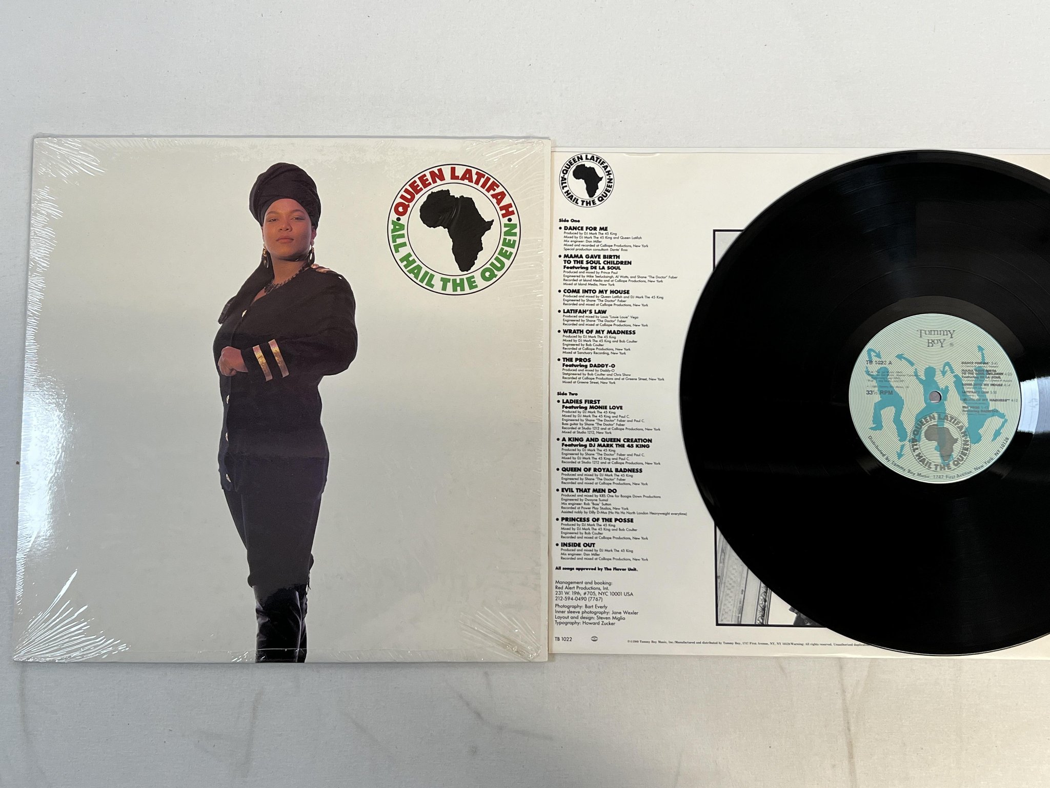 Omslagsbild för skivan QUEEN LATIFAH all hail the queen LP -89 US TOMMY BOY TB 1022