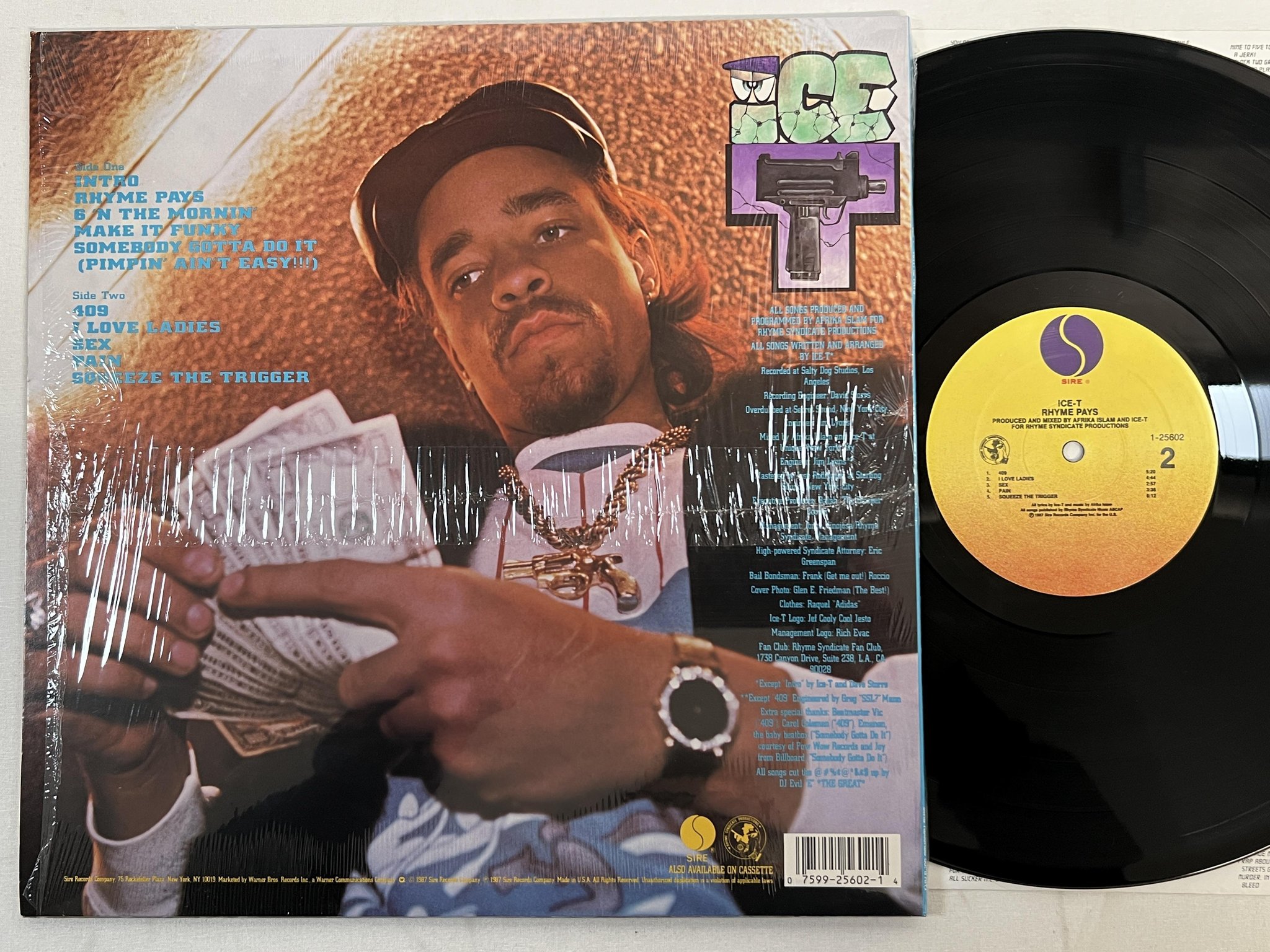 Omslagsbild för skivan ICE T rhyme pays LP -87 US SIRE 1-25602 ** hype sticker **