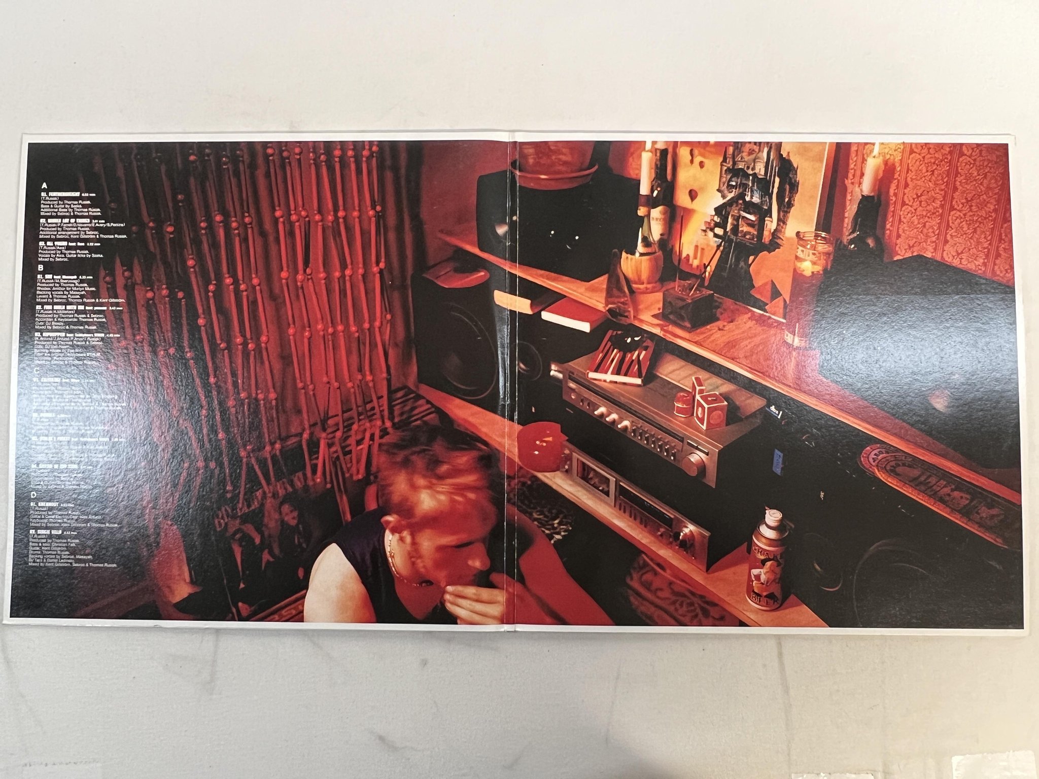 Omslagsbild för skivan THOMAS RUSIAK magic villa 2xLP 2000 Swe UNIVERSAL 157 615-1