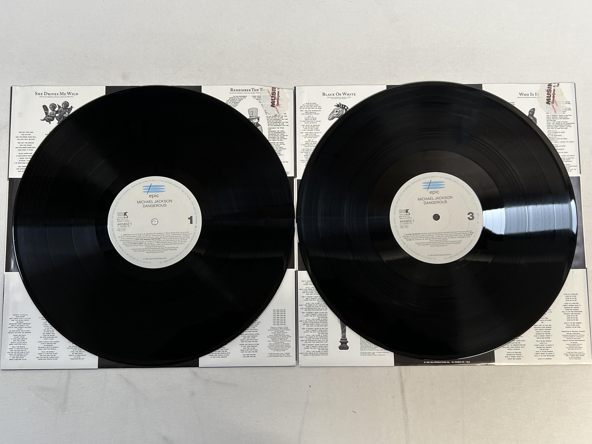 Omslagsbild för skivan MICHAEL JACKSON dangerous LP -91 EPIC 4658021