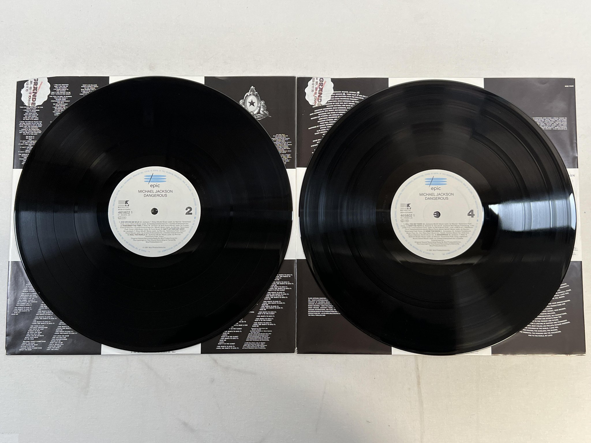 Omslagsbild för skivan MICHAEL JACKSON dangerous LP -91 EPIC 4658021