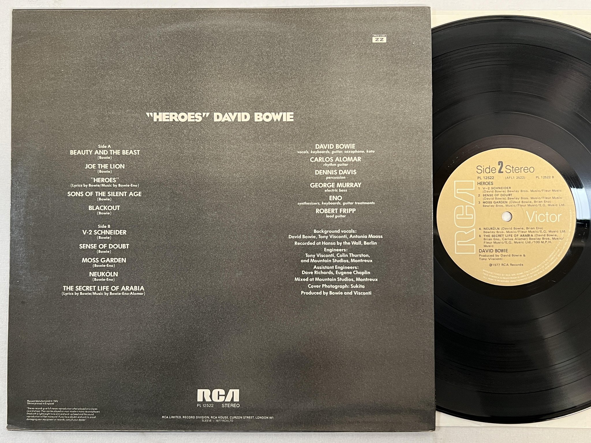 Omslagsbild för skivan DAVID BOWIE heroes LP Italy RCA PL 12522