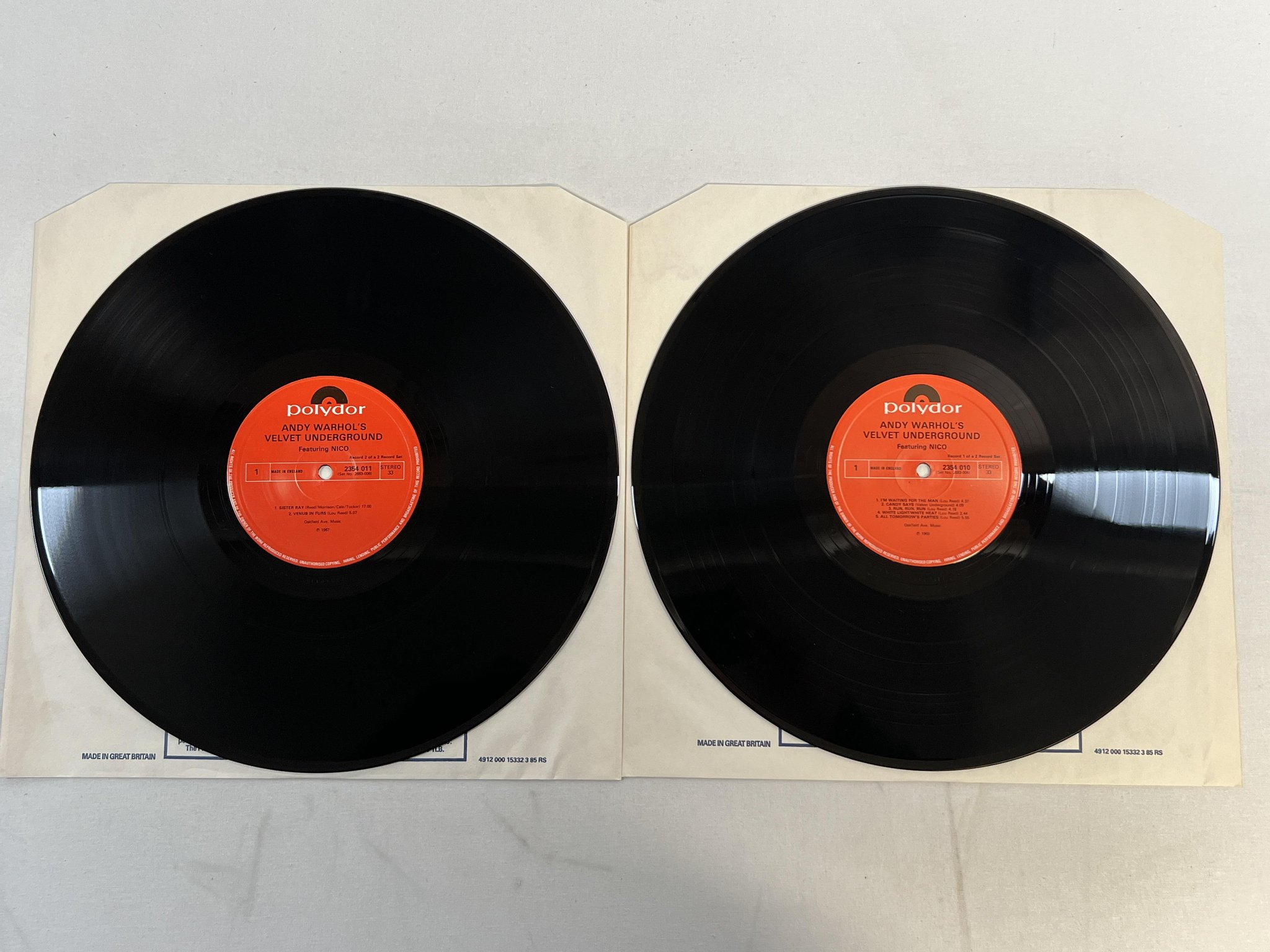 Omslagsbild för skivan ANDY WARHOL 'S VELVET UNDERGROUND w/ NICO 2xLP re UK POLYDOR 2354 011