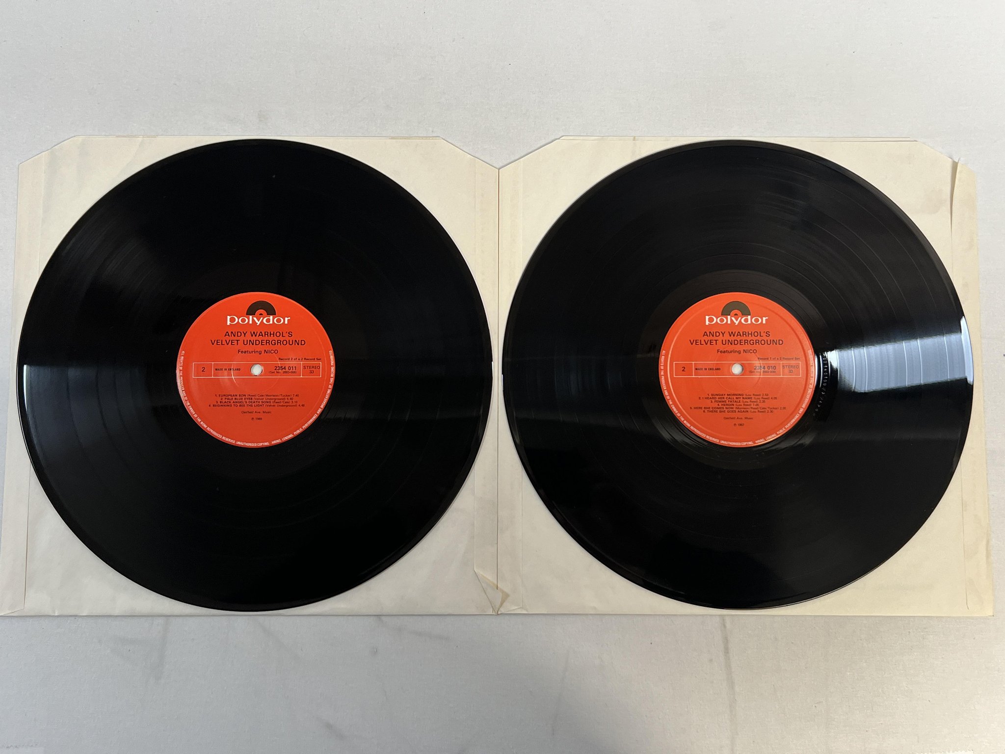 Omslagsbild för skivan ANDY WARHOL 'S VELVET UNDERGROUND w/ NICO 2xLP re UK POLYDOR 2354 011