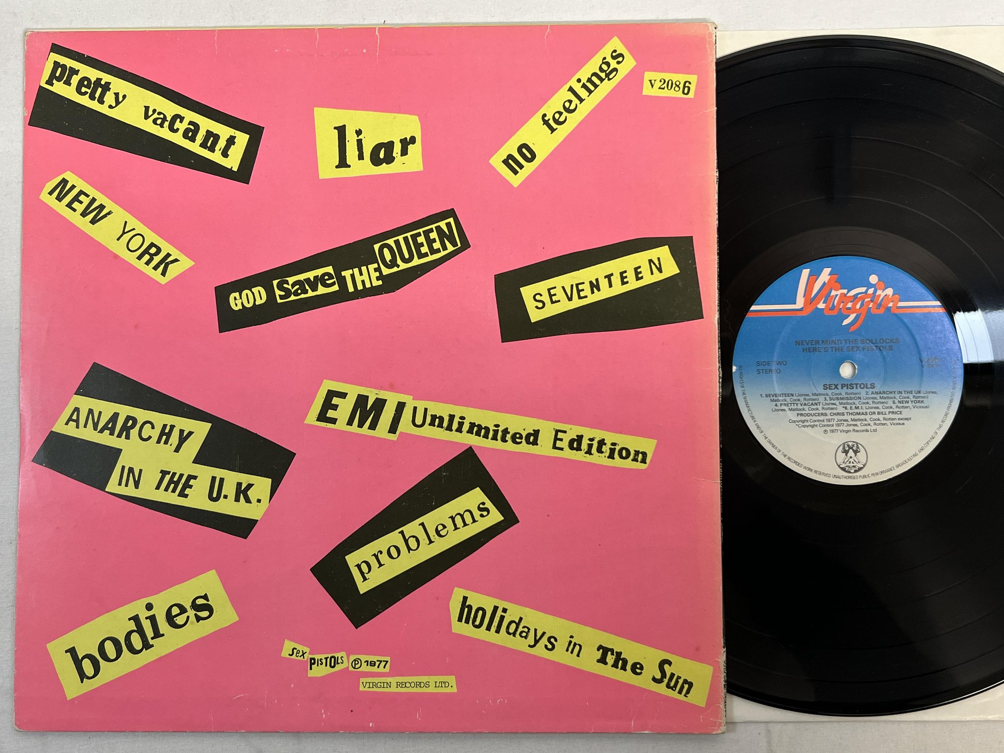 Omslagsbild för skivan SEX PISTOLS never mind the bollocks LP -77 UK VIRGIN V 2086
