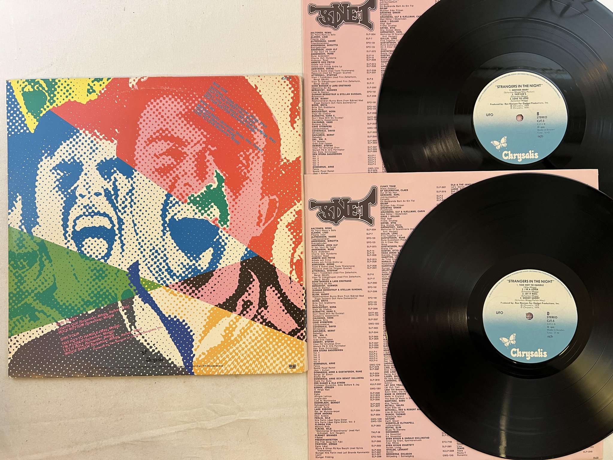Omslagsbild för skivan UFO strangers in the night 2xLP -79 ncb CHRYSALIS CJT-5