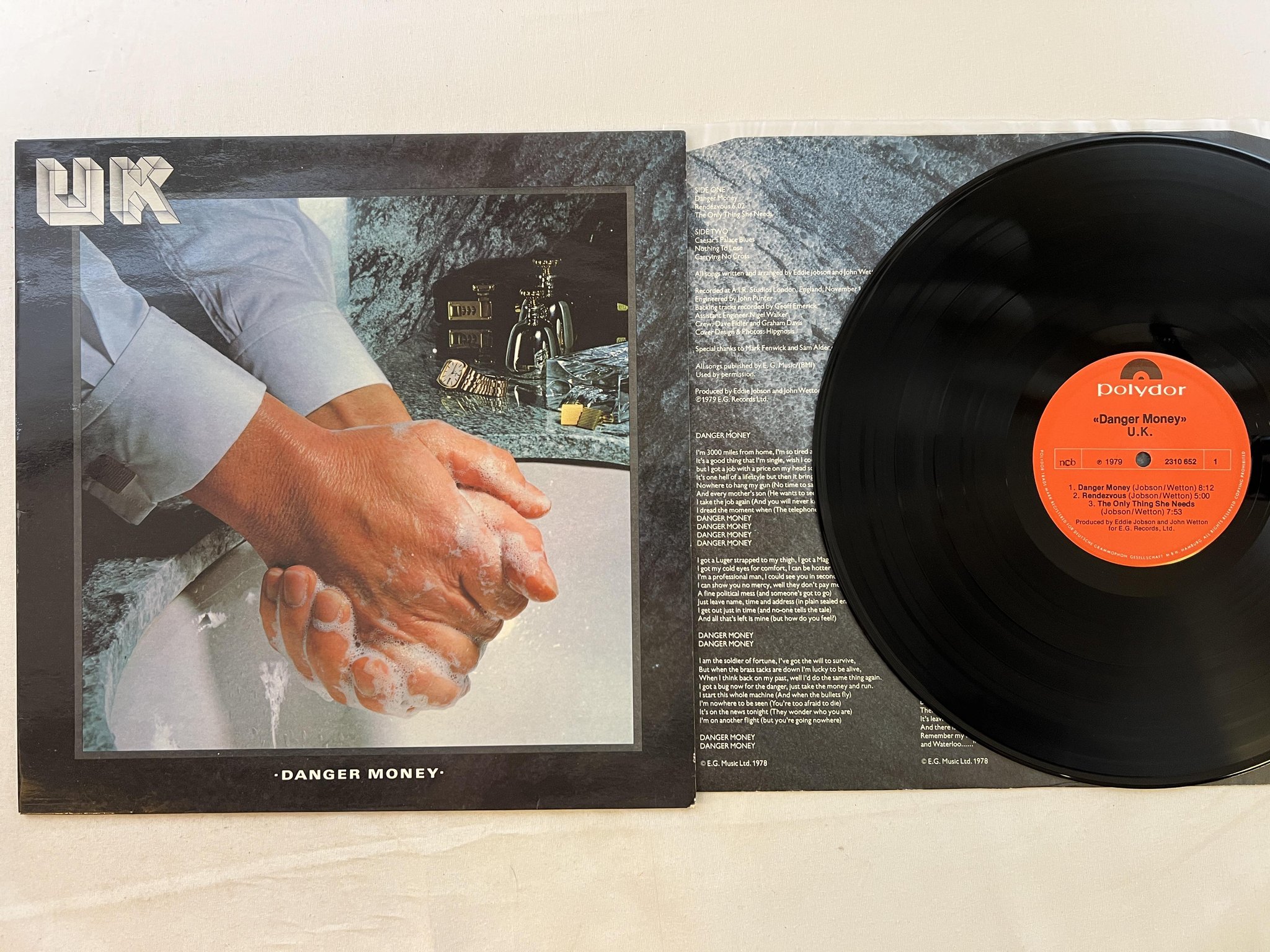 Omslagsbild för skivan UK danger money LP -79 ncb POLYDOR 2310 652
