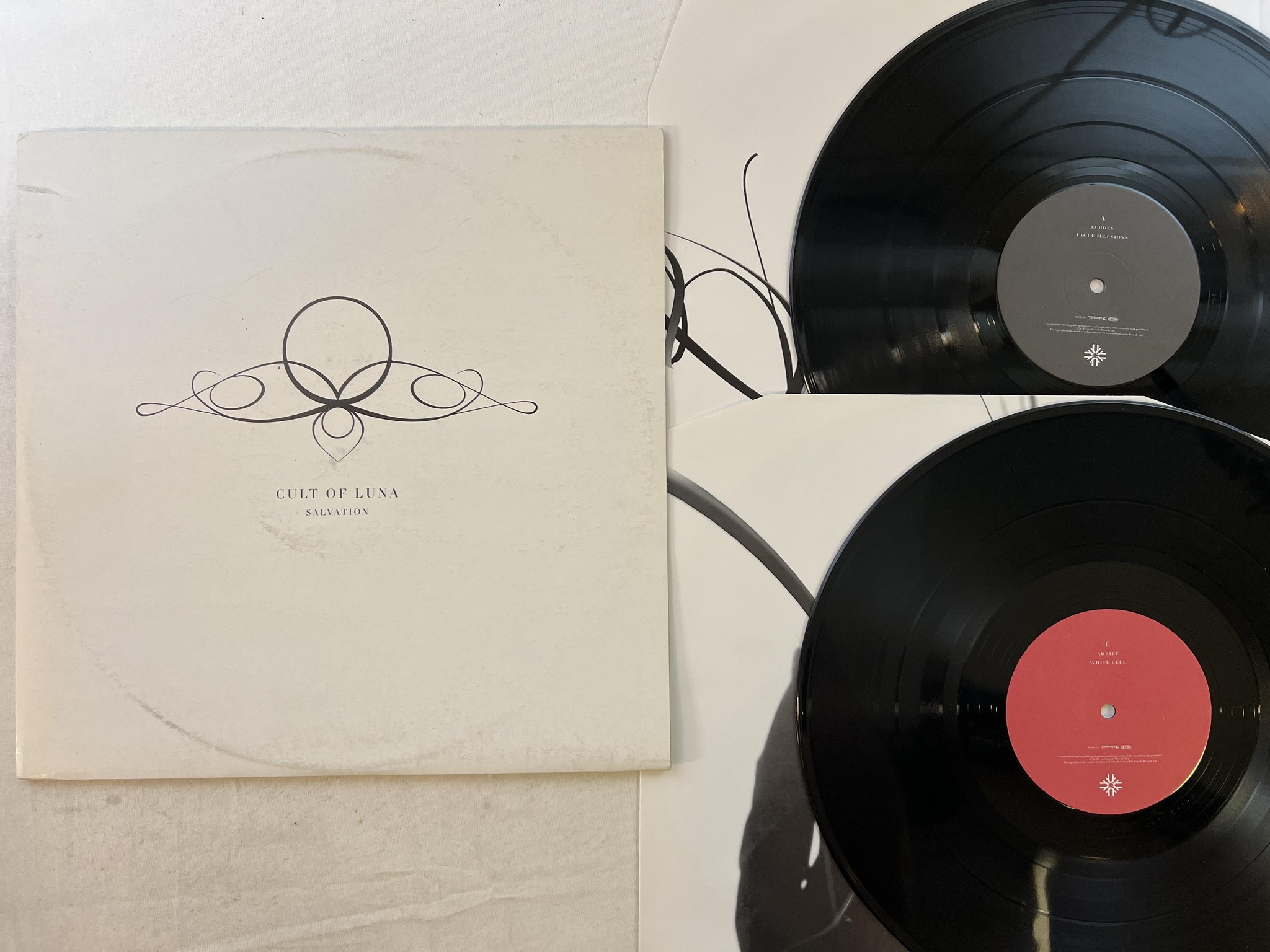 Omslagsbild för skivan CULT OF LUNA salvation 2xLP 2004 UK EARACHE MOSH 283 ** mega rare **