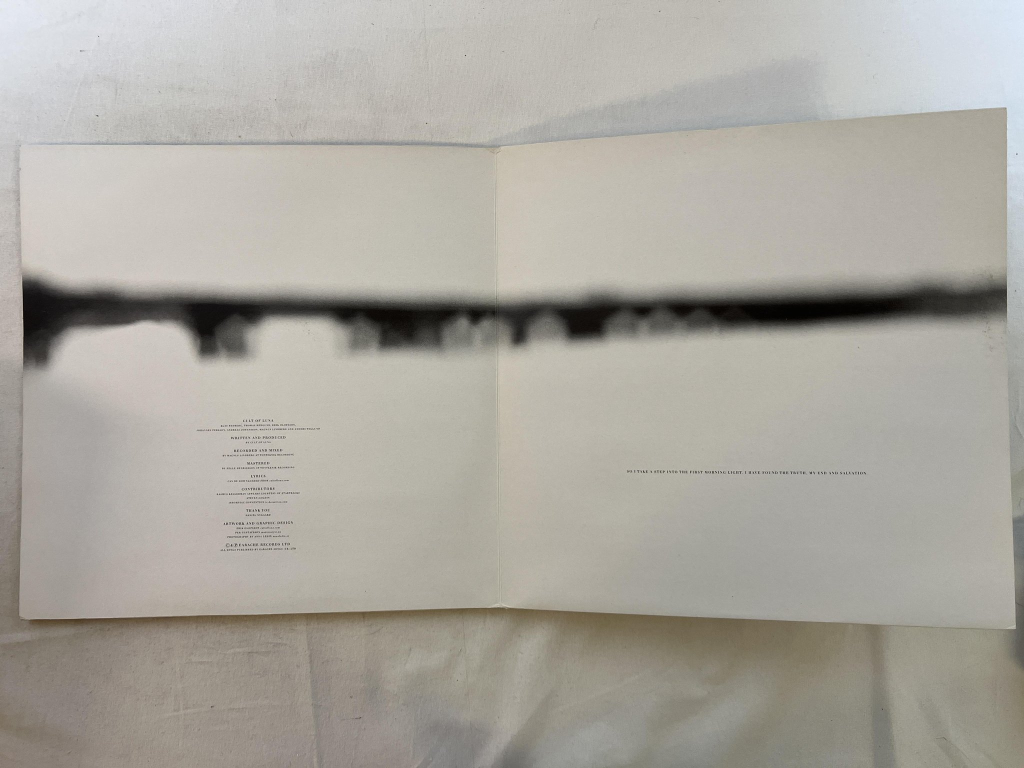 Omslagsbild för skivan CULT OF LUNA salvation 2xLP 2004 UK EARACHE MOSH 283 ** mega rare **