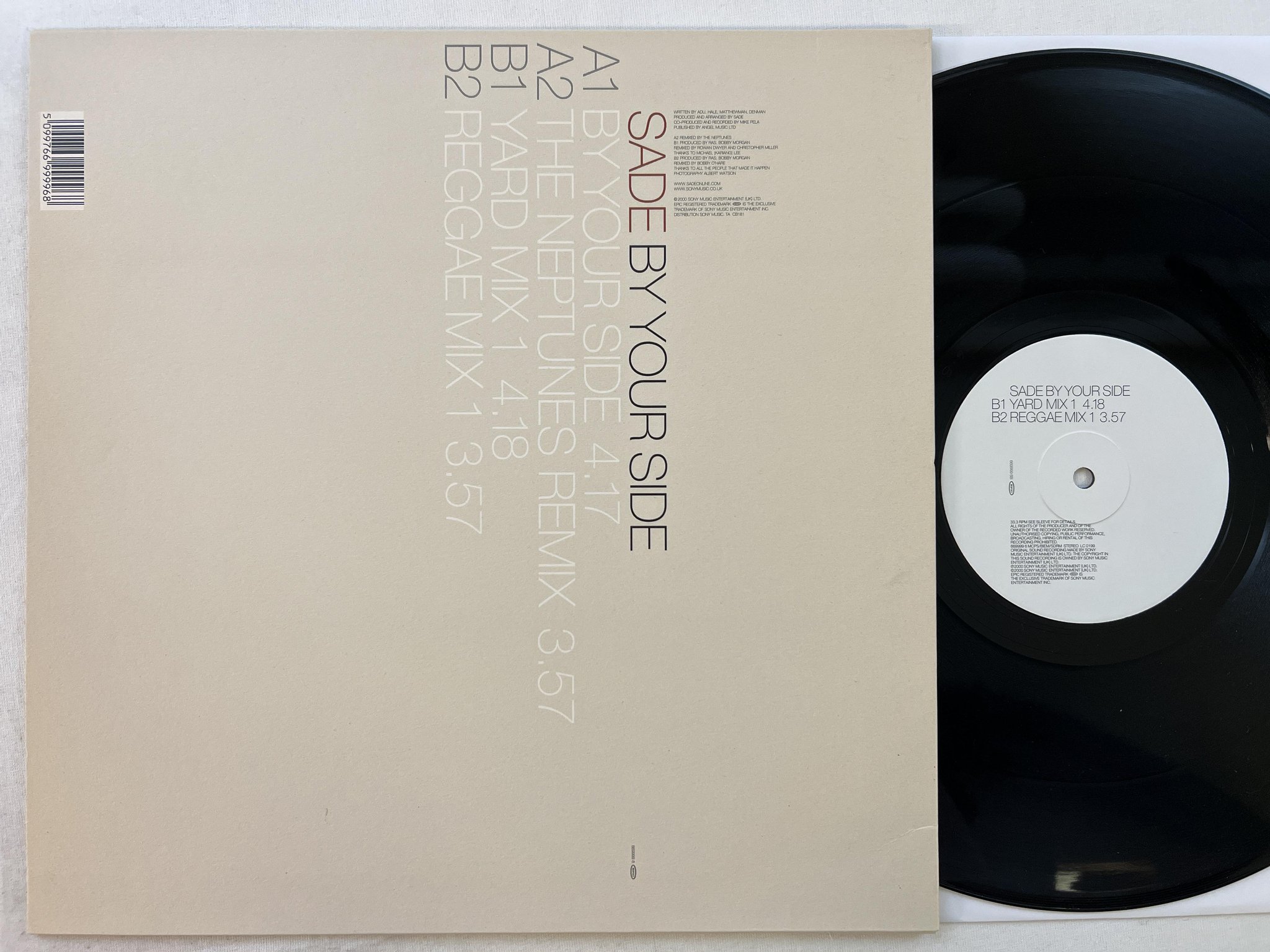 Omslagsbild för skivan SADE by your side 12"single 2000 UK EPIC 669999 6