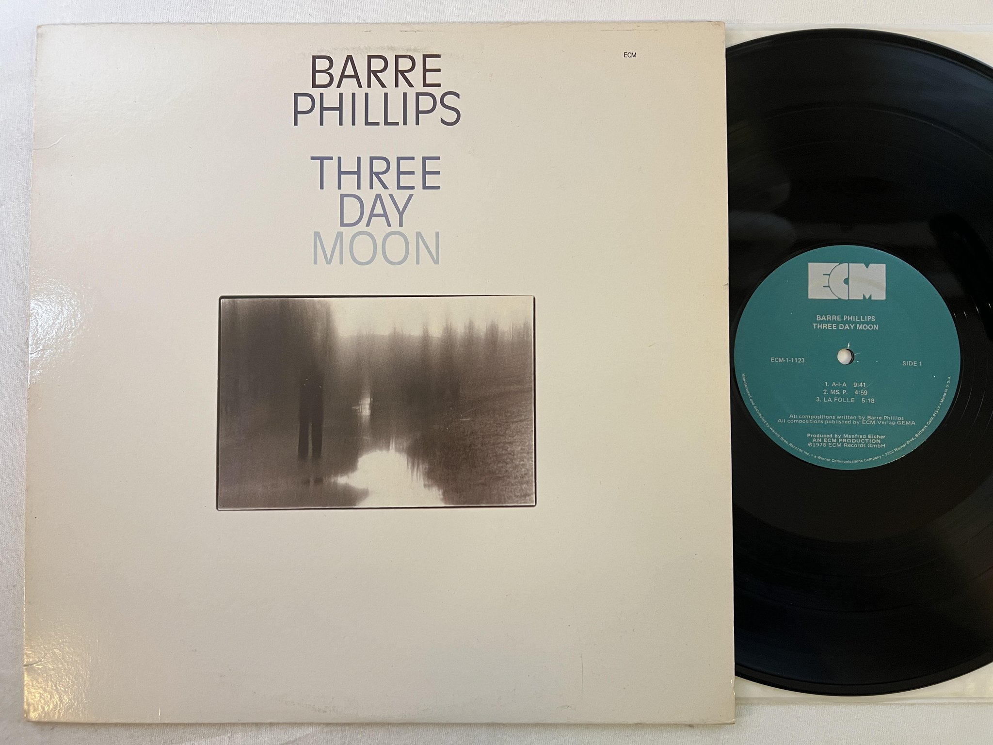 Omslagsbild för skivan BARRE PHILLIPS Three Day Moon LP -79 US ECM 1-1123