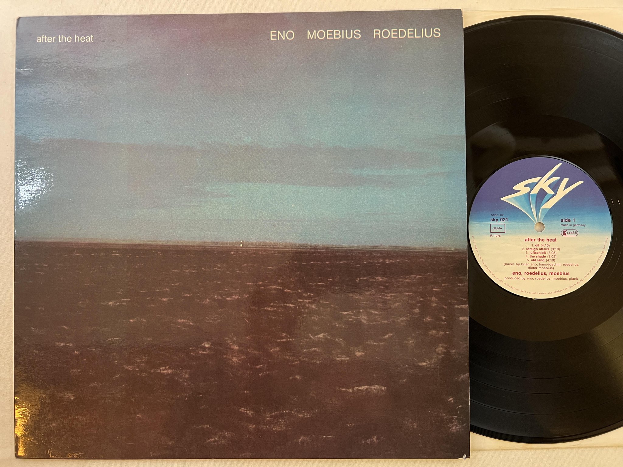 Omslagsbild för skivan ENO ROEDELIUS MOEBIUS after the heat LP -78 Ger SKY 021 kraut